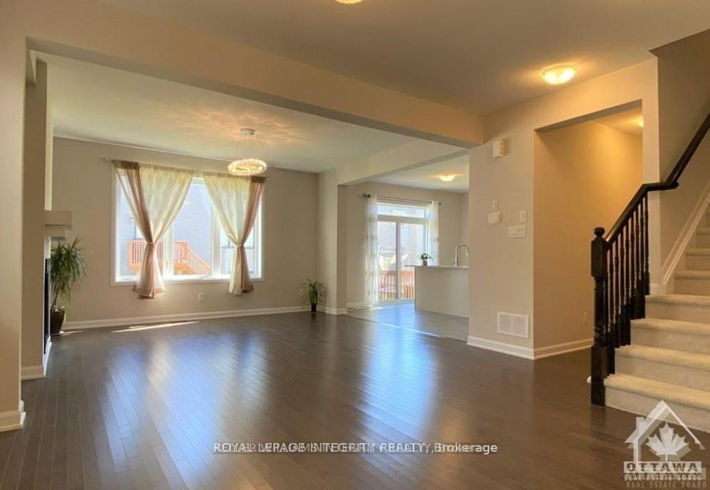 Photo 6 of 18 Eramosa Crescent, Ottawa, Kanata - Kanata Lakes/Heritage Hills — HOMEH