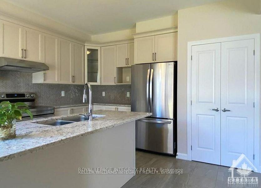 Photo 10 of 18 Eramosa Crescent, Ottawa, Kanata - Kanata Lakes/Heritage Hills — HOMEH