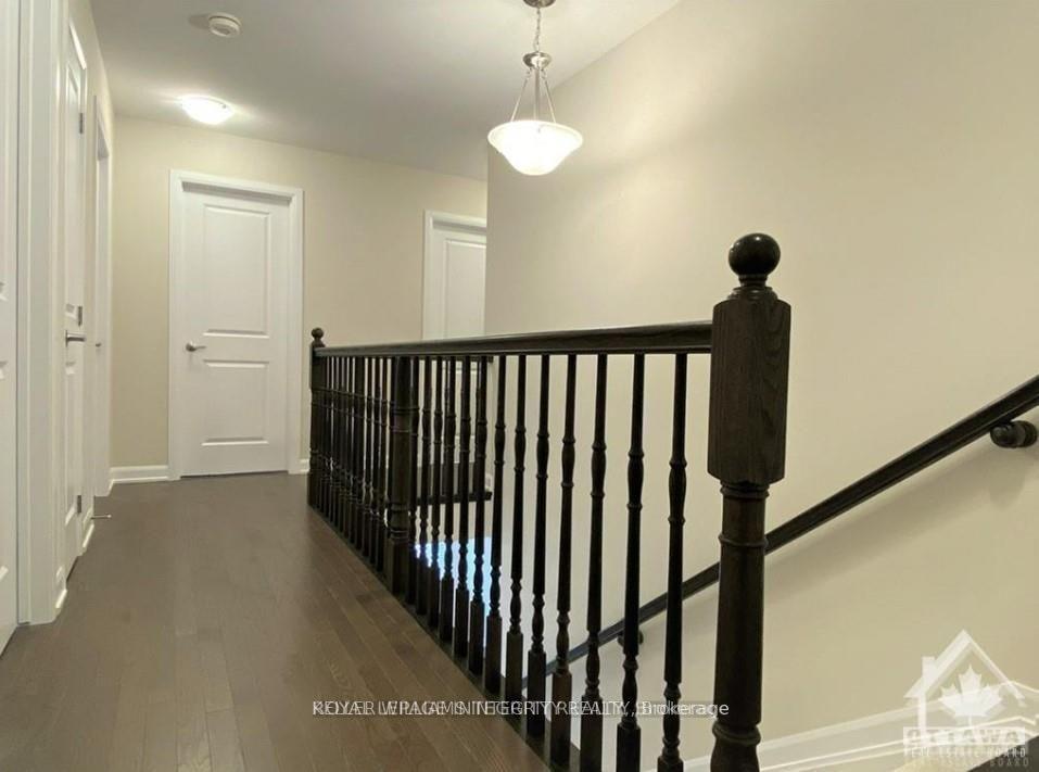 Photo 12 of 18 Eramosa Crescent, Ottawa, Kanata - Kanata Lakes/Heritage Hills — HOMEH