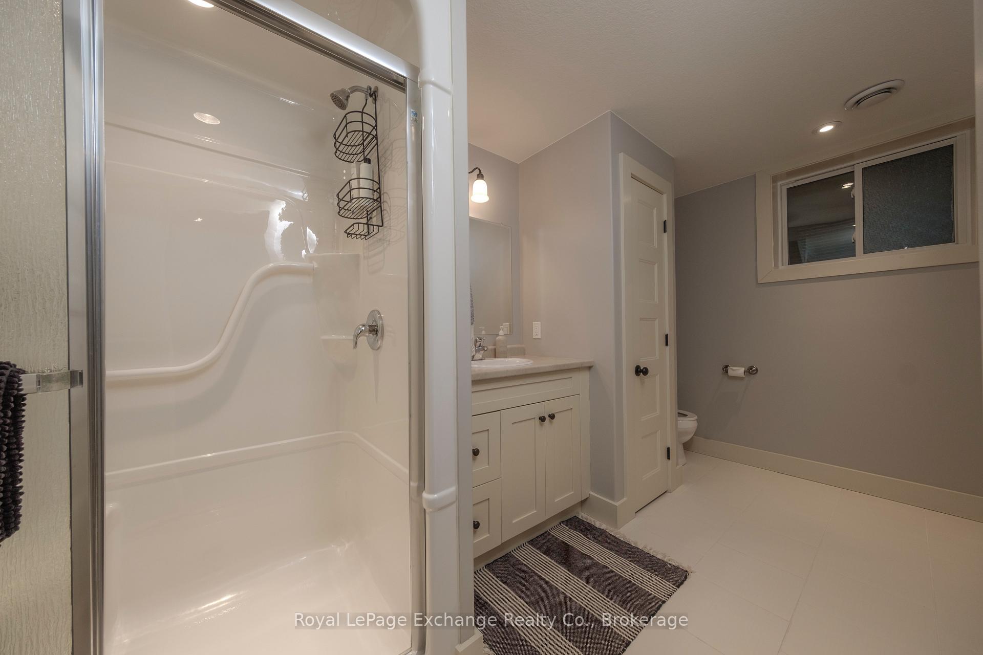 Photo 24 of 41 Lakefield Drive E, Kincardine — HOMEH