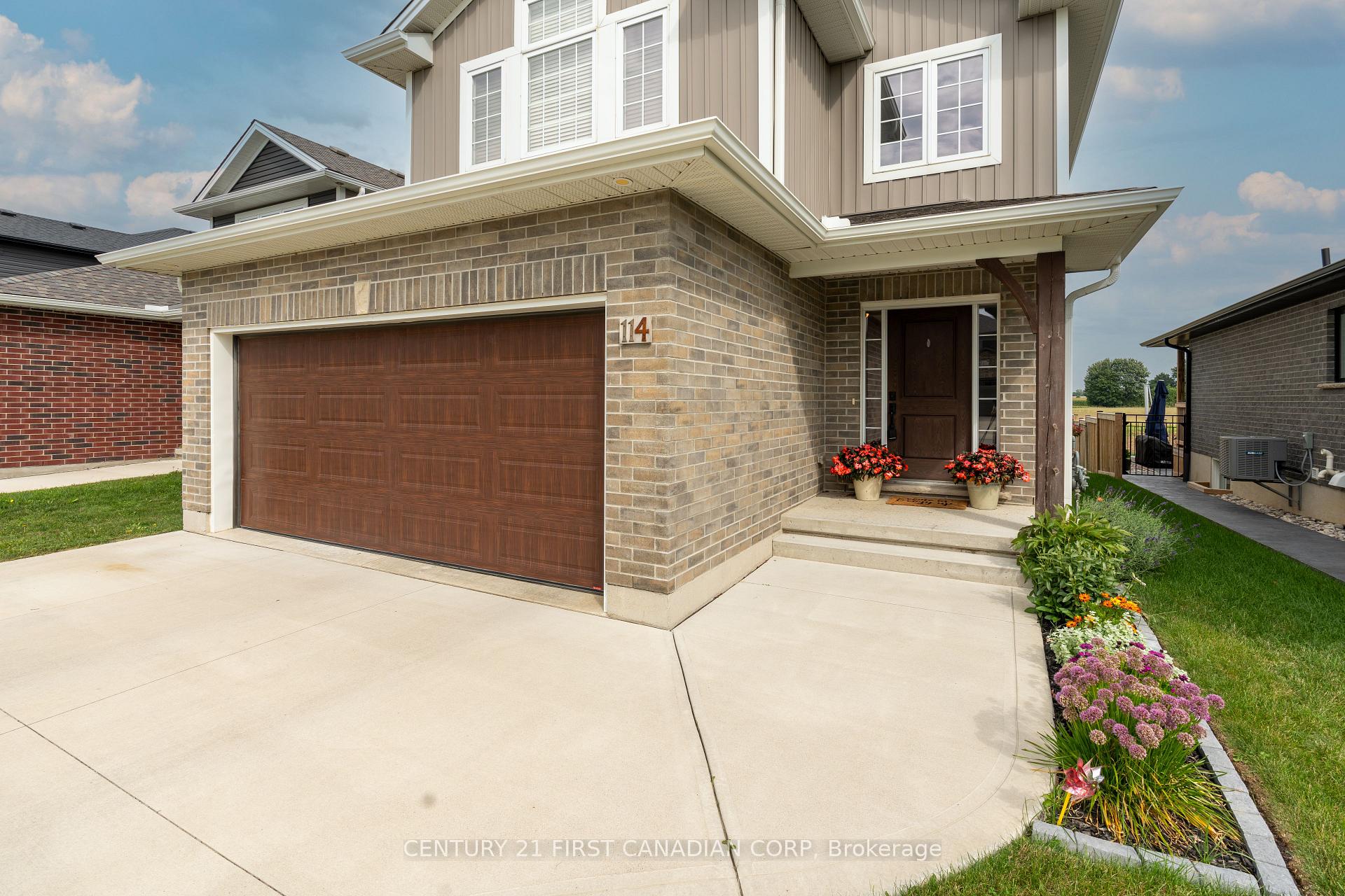 Photo 3 of 114 Gilmour Drive, Lucan Biddulph, Lucan — HOMEH