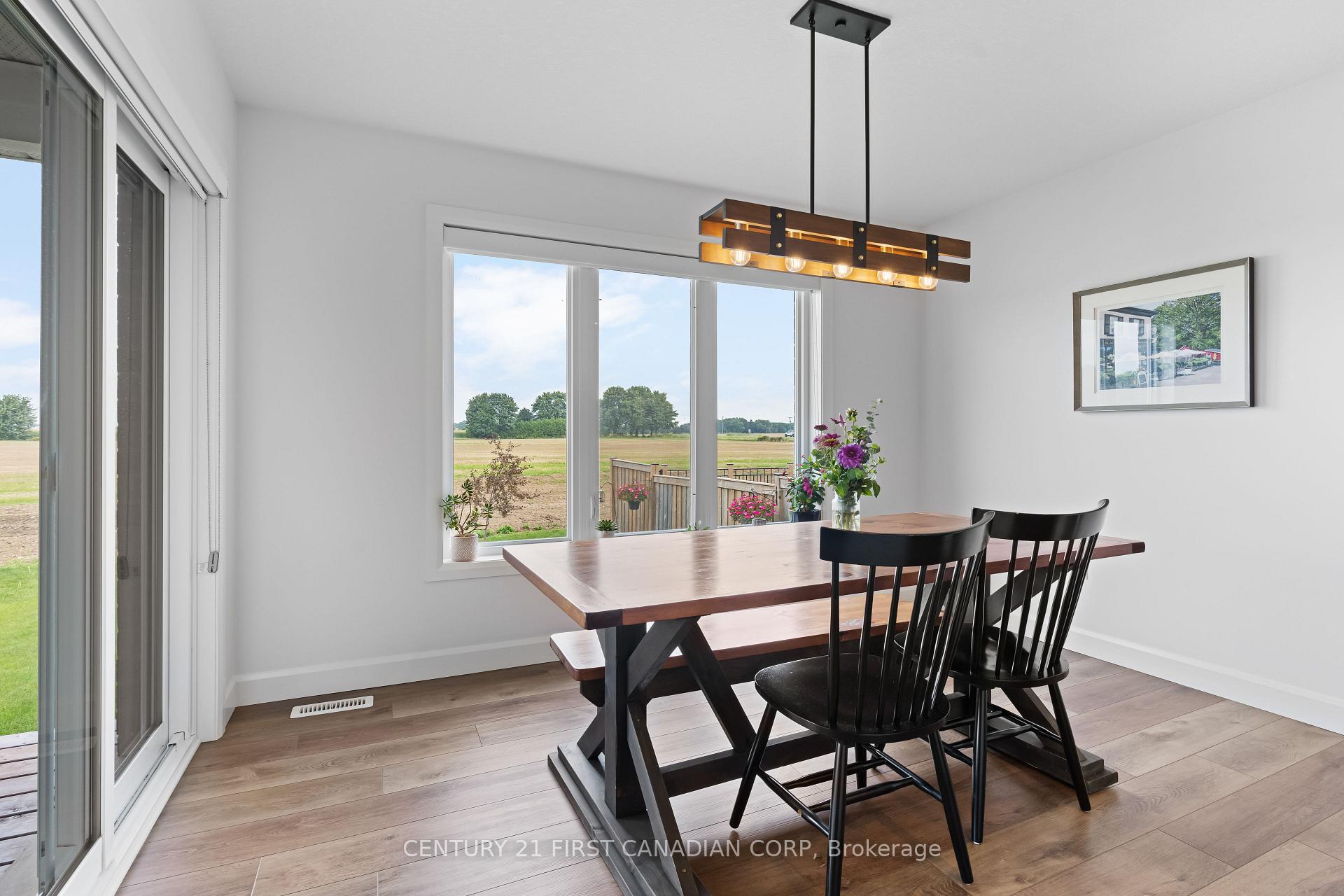 Photo 20 of 114 Gilmour Drive, Lucan Biddulph, Lucan — HOMEH