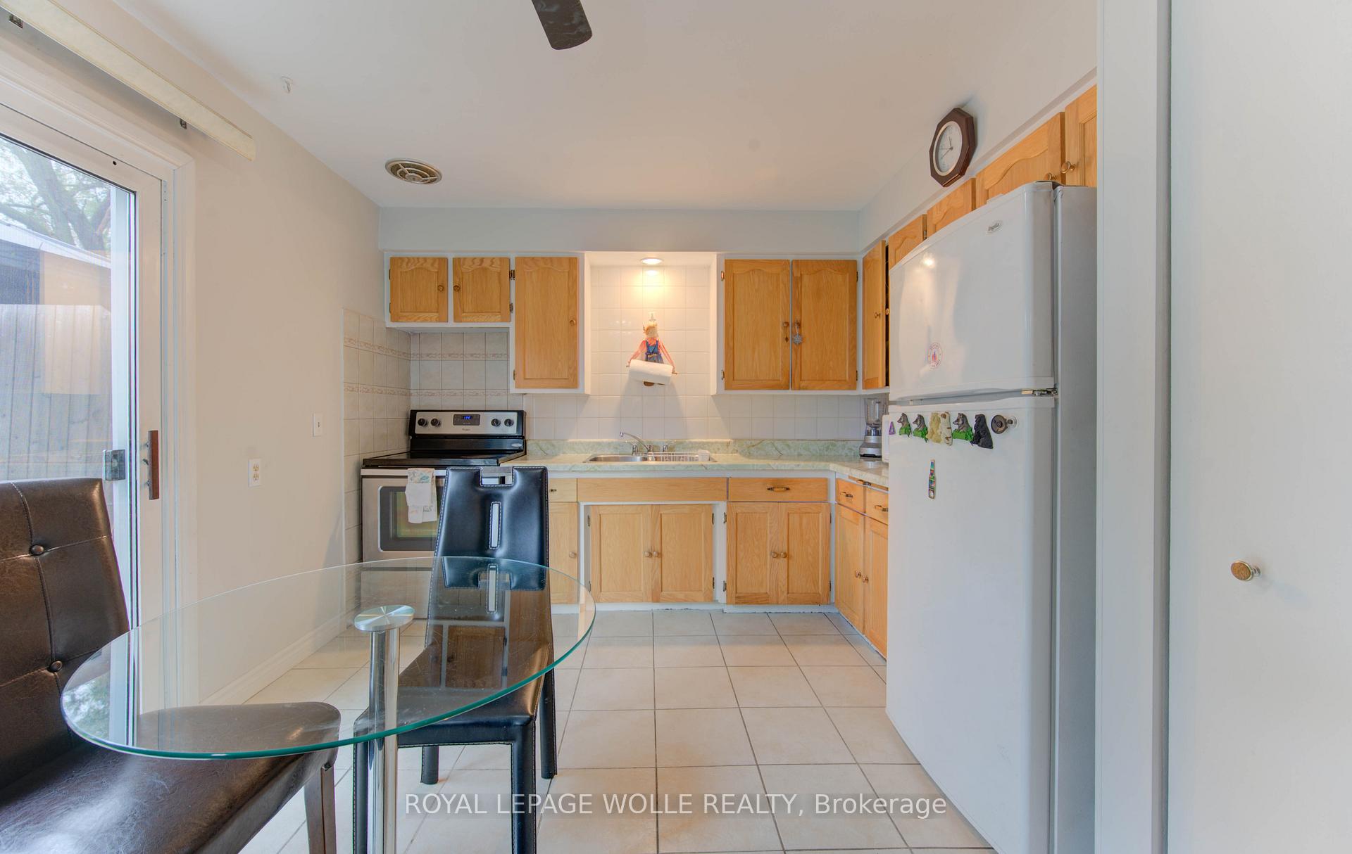 Photo 10 of 4 Flint Drive, Kitchener — HOMEH