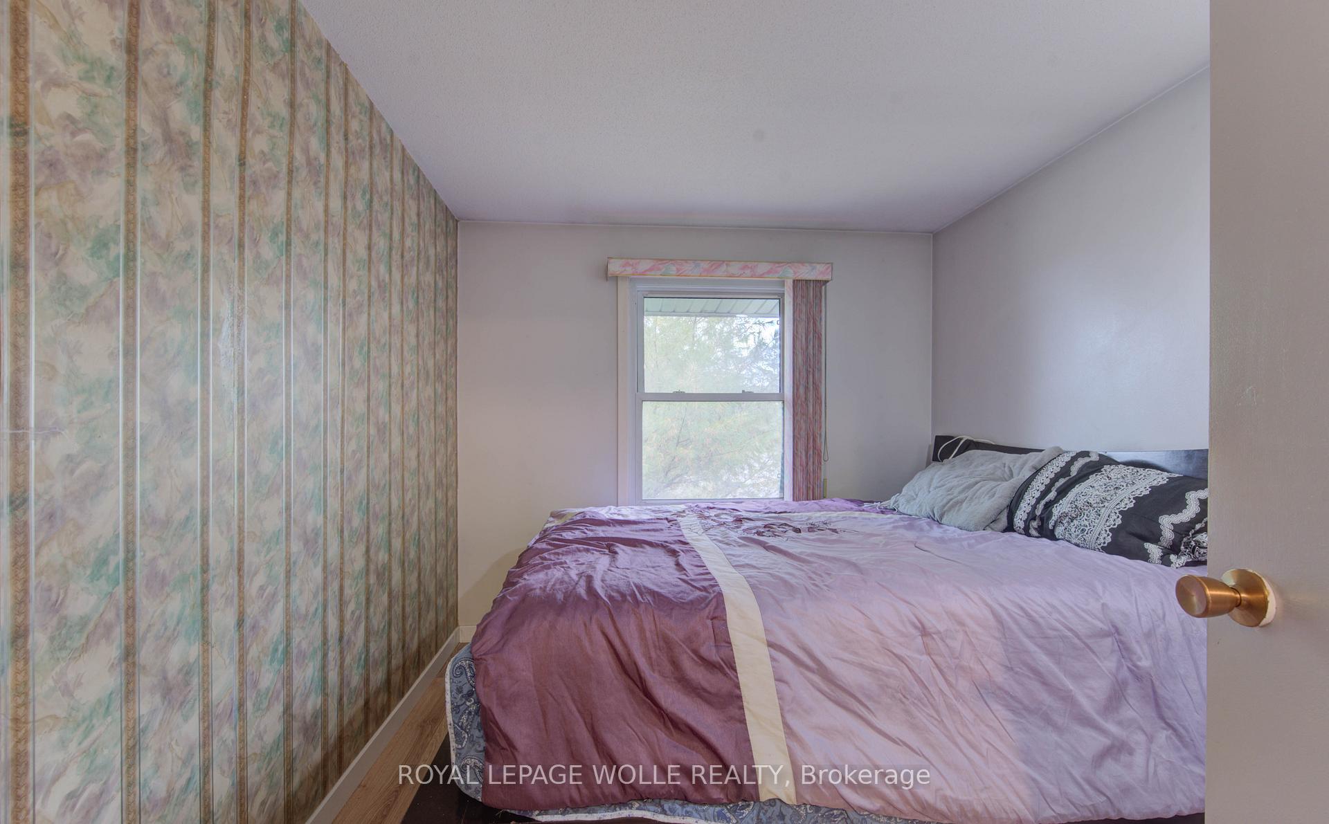 Photo 18 of 4 Flint Drive, Kitchener — HOMEH
