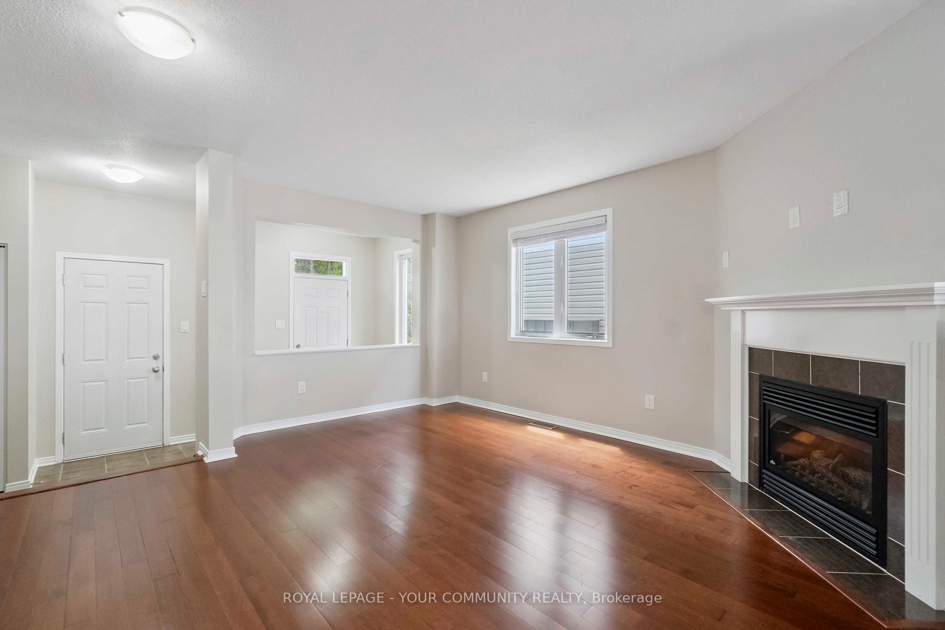 Photo 4 of 320 Applecross Crescent, Ottawa, Kanata - Morgan's Grant/South March — HOMEH