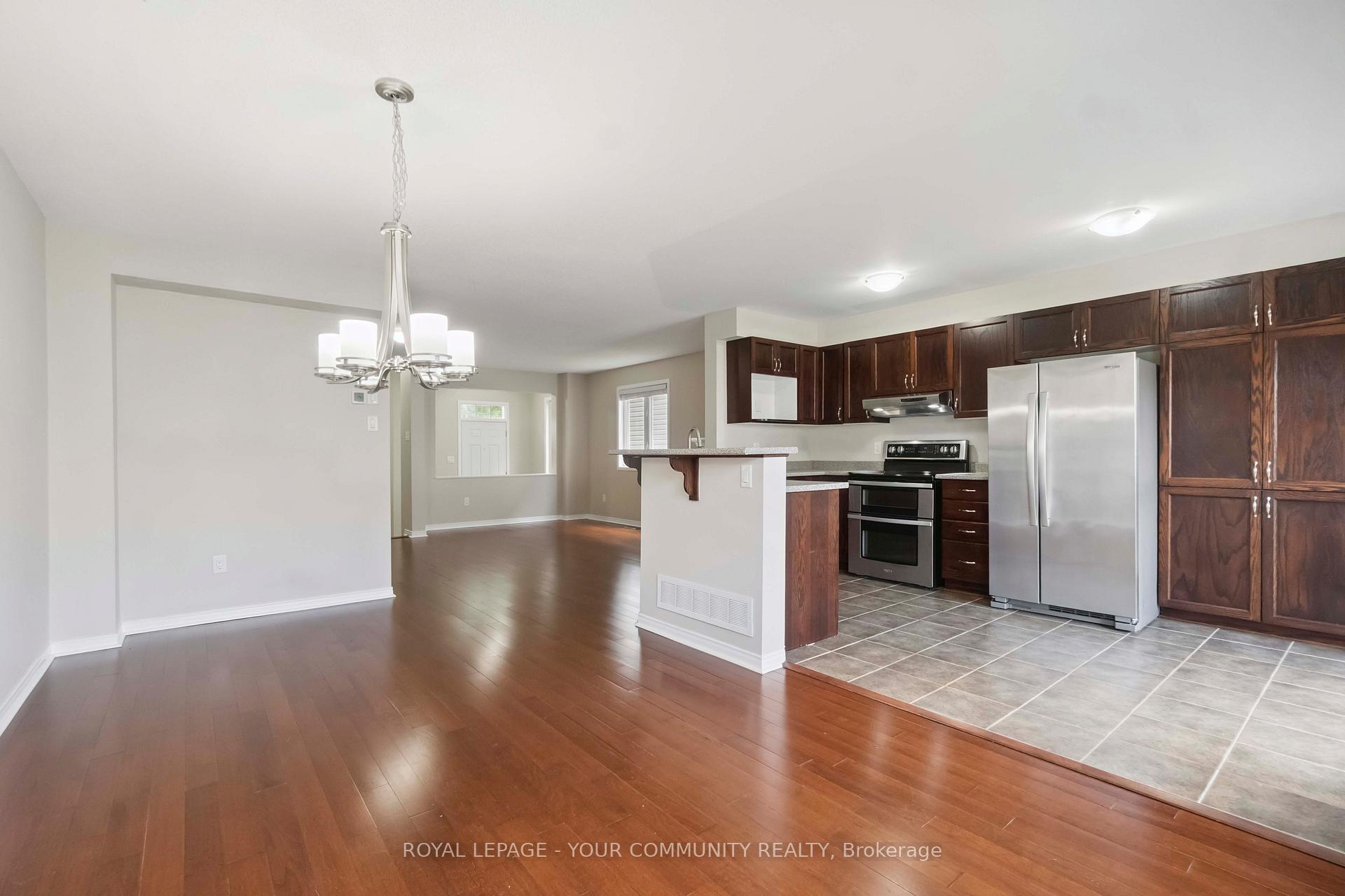 Photo 6 of 320 Applecross Crescent, Ottawa, Kanata - Morgan's Grant/South March — HOMEH