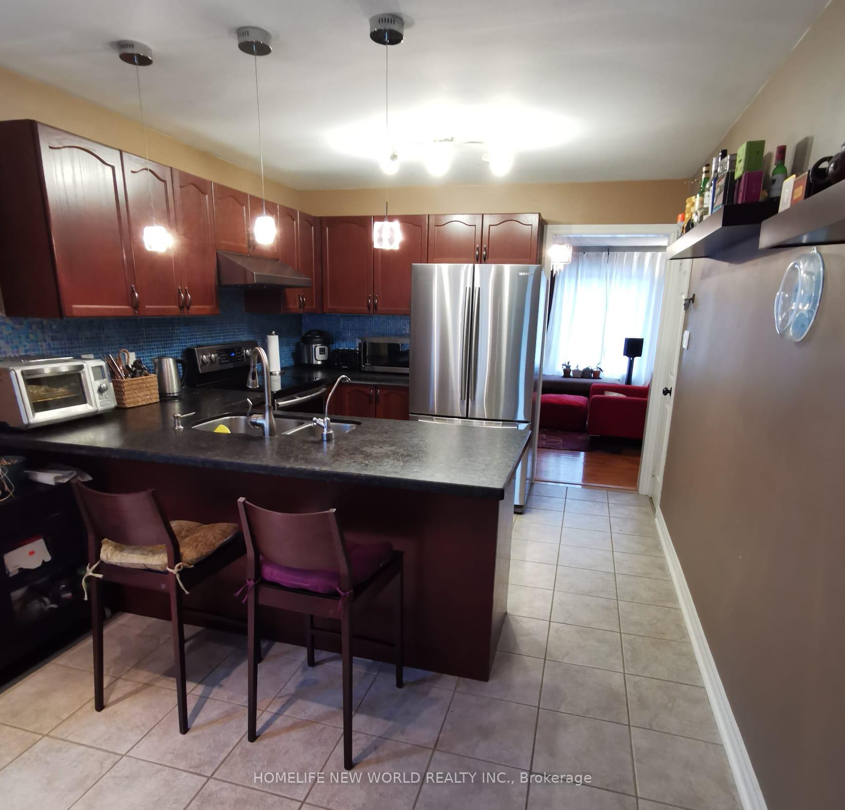 Photo 4 of 186 Roselena Drive, King, Schomberg — HOMEH