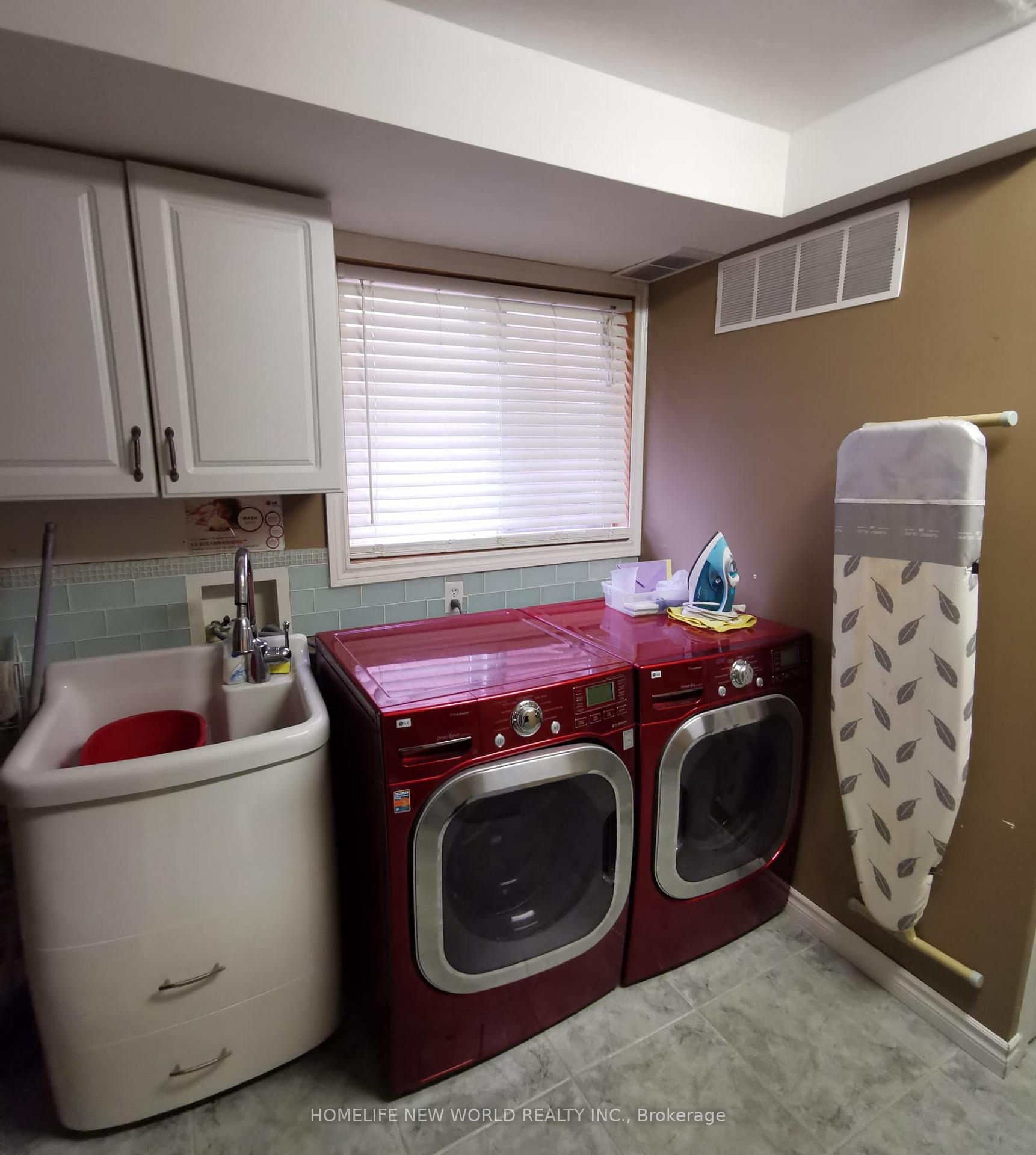 Photo 8 of 186 Roselena Drive, King, Schomberg — HOMEH