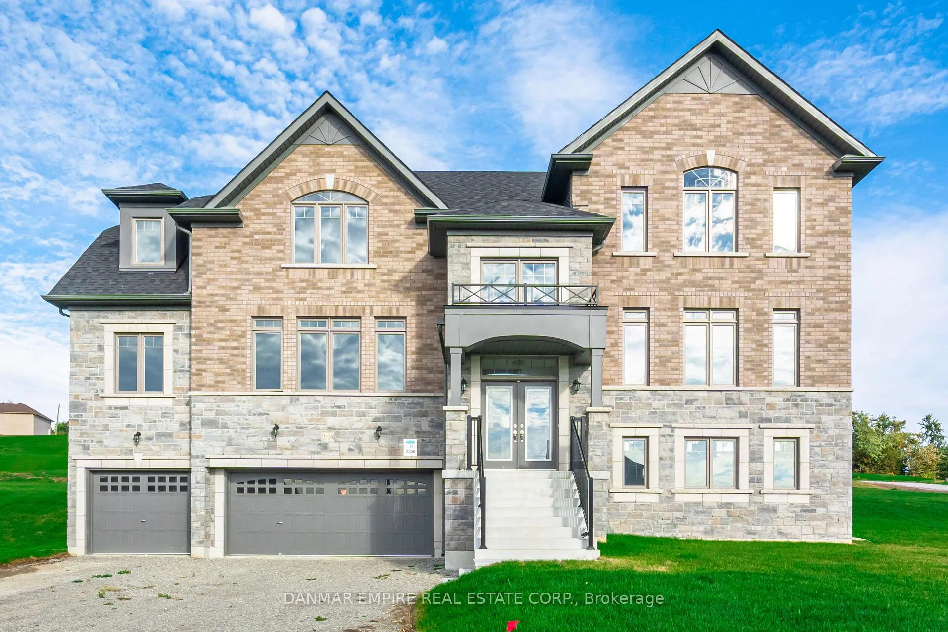 Photo 2 of 2226 Greg Gemmell Way, Innisfil, Churchill — HOMEH