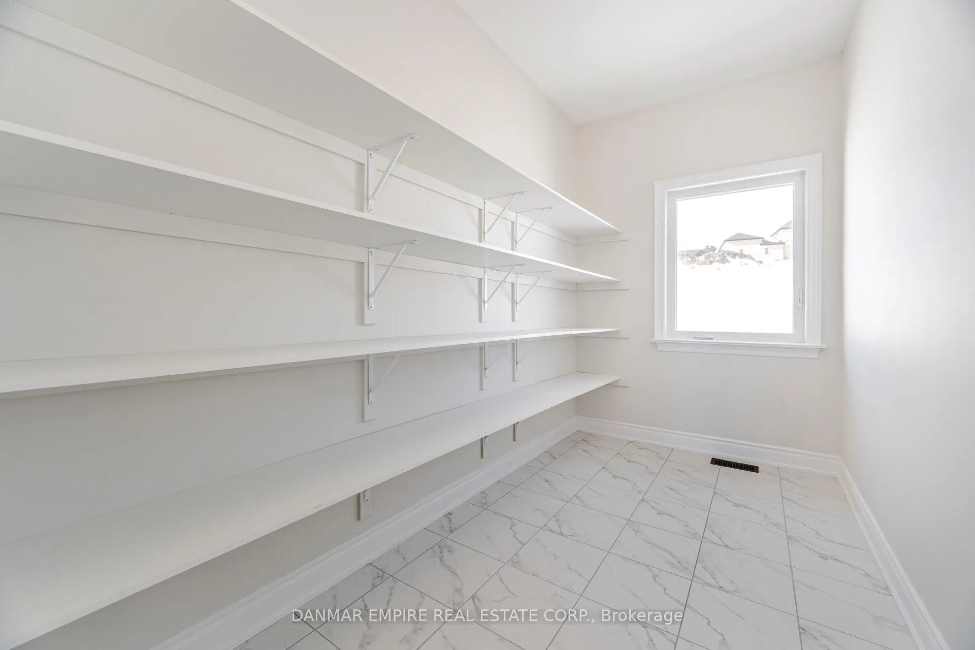 Photo 11 of 2226 Greg Gemmell Way, Innisfil, Churchill — HOMEH