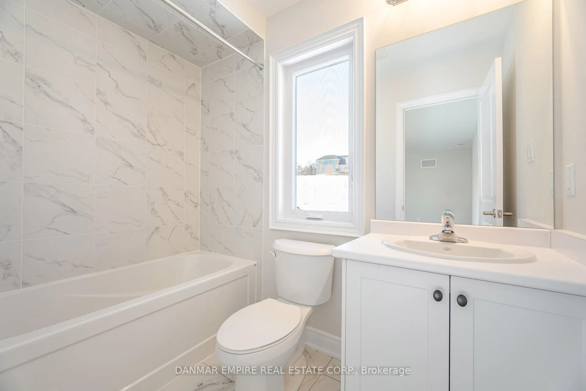Photo 21 of 2226 Greg Gemmell Way, Innisfil, Churchill — HOMEH
