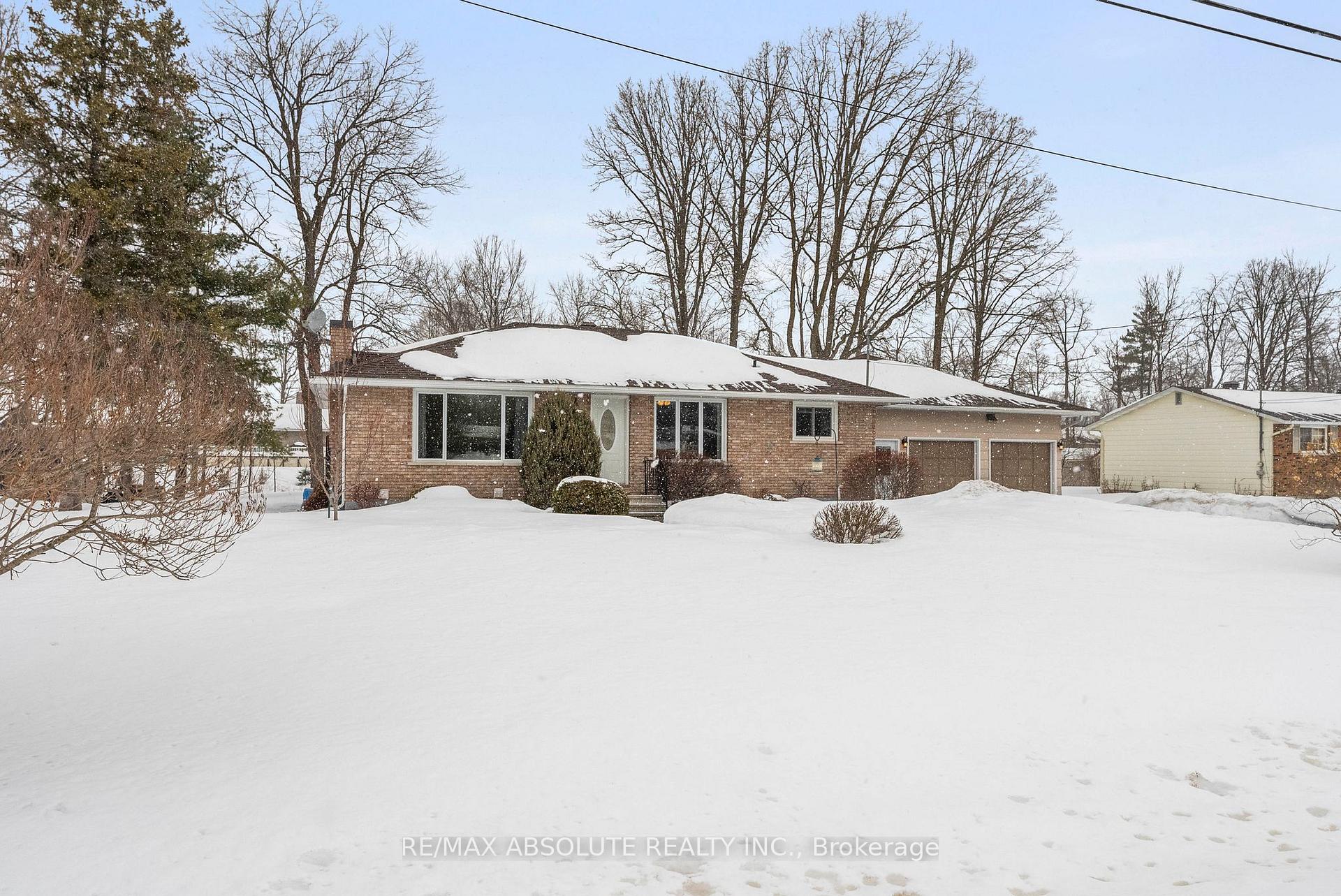 Photo 2 of 48 Lenser Street, McNab/Braeside, Mcnab/Braeside Twps — HOMEH