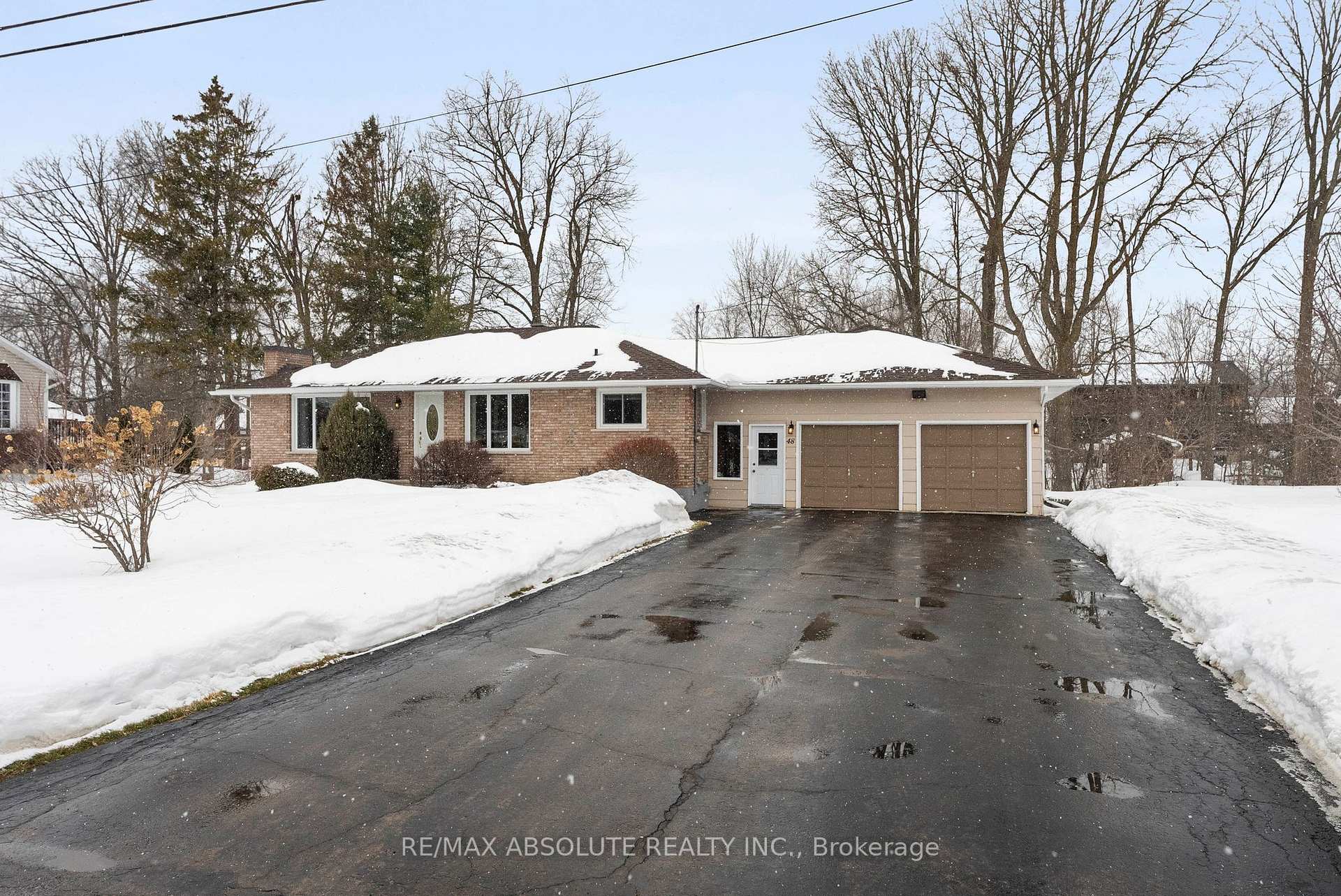 Photo 3 of 48 Lenser Street, McNab/Braeside, Mcnab/Braeside Twps — HOMEH