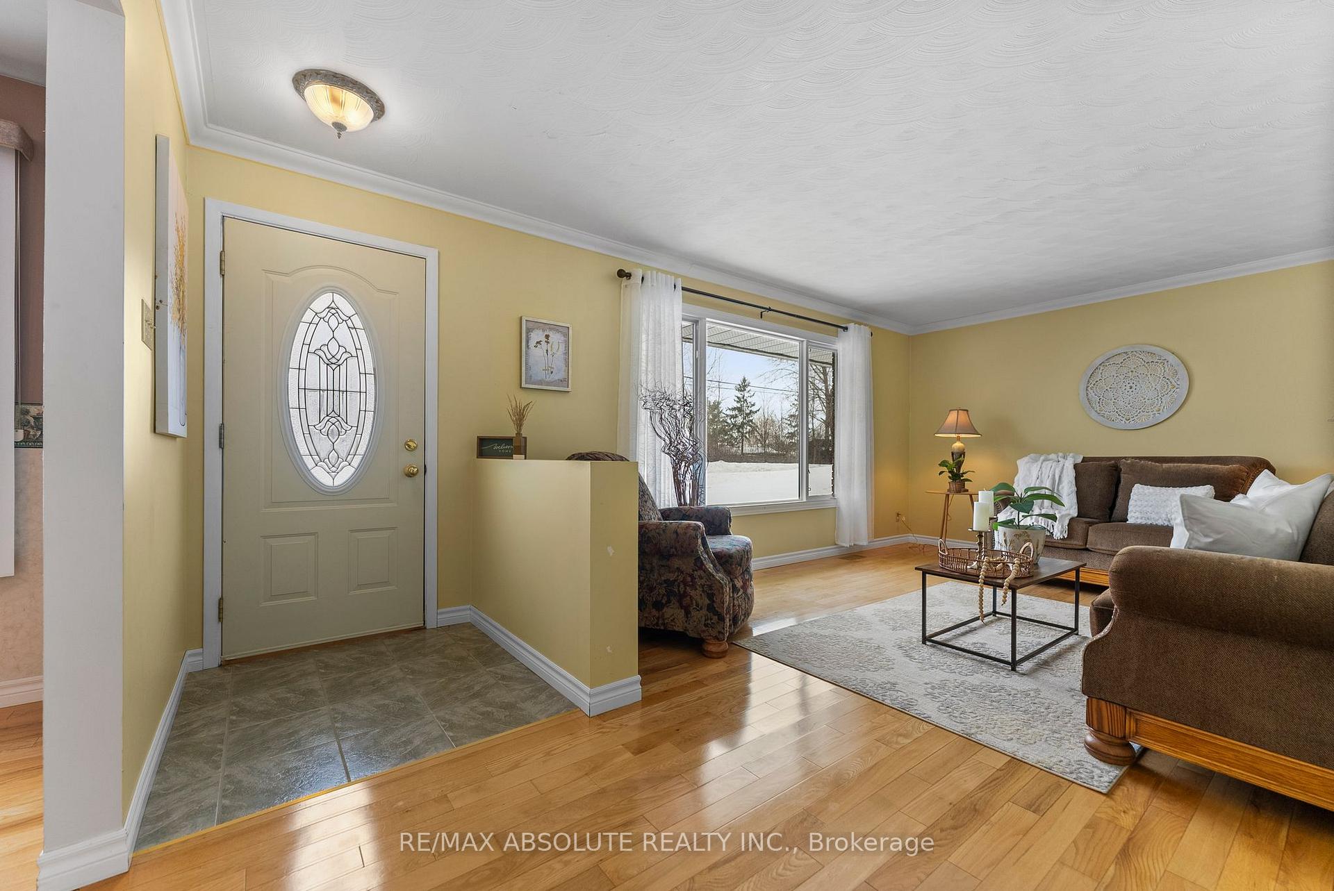 Photo 5 of 48 Lenser Street, McNab/Braeside, Mcnab/Braeside Twps — HOMEH