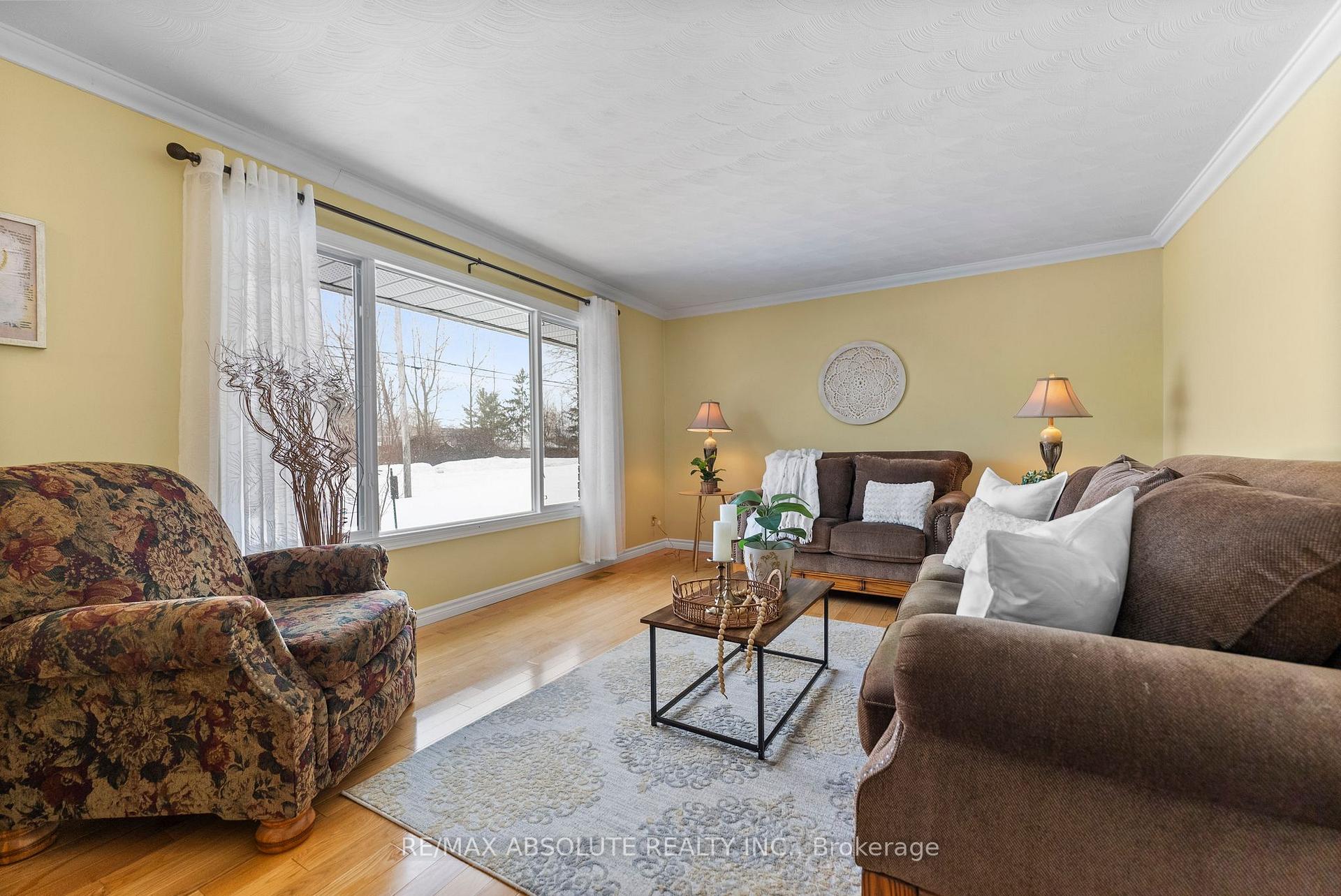 Photo 7 of 48 Lenser Street, McNab/Braeside, Mcnab/Braeside Twps — HOMEH