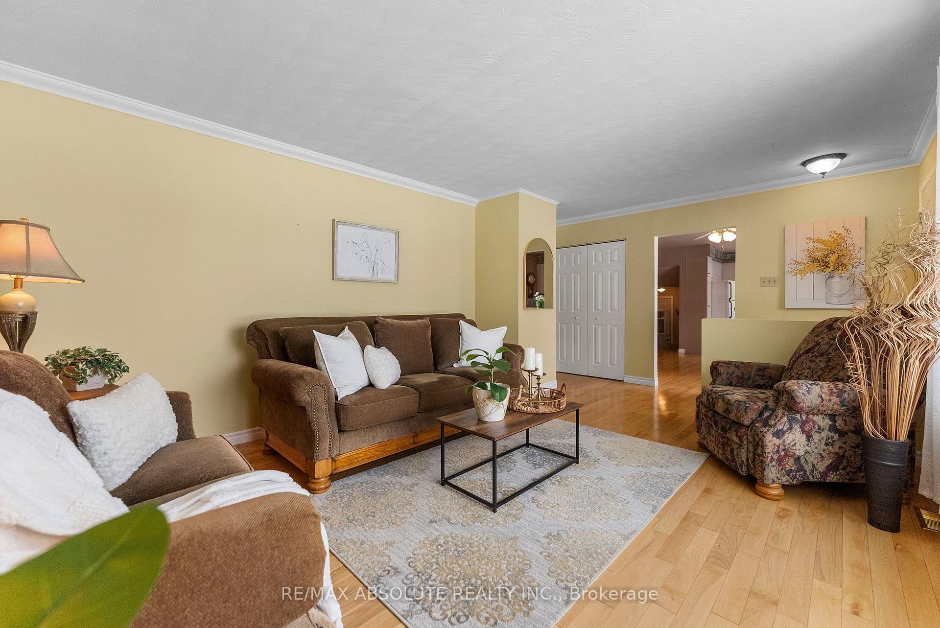 Photo 8 of 48 Lenser Street, McNab/Braeside, Mcnab/Braeside Twps — HOMEH