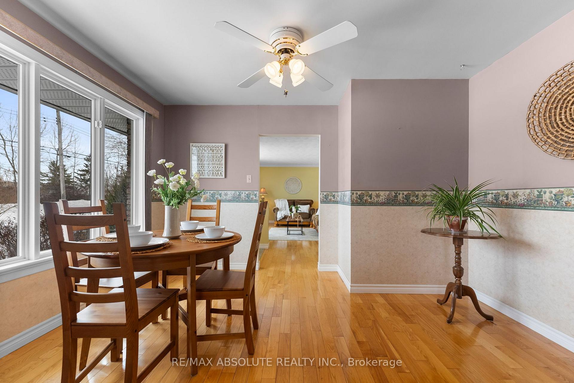 Photo 10 of 48 Lenser Street, McNab/Braeside, Mcnab/Braeside Twps — HOMEH