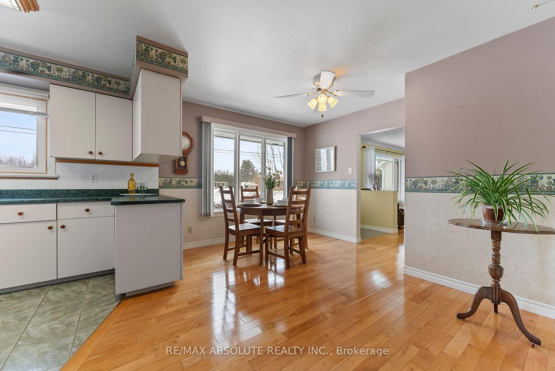 Photo 12 of 48 Lenser Street, McNab/Braeside, Mcnab/Braeside Twps — HOMEH