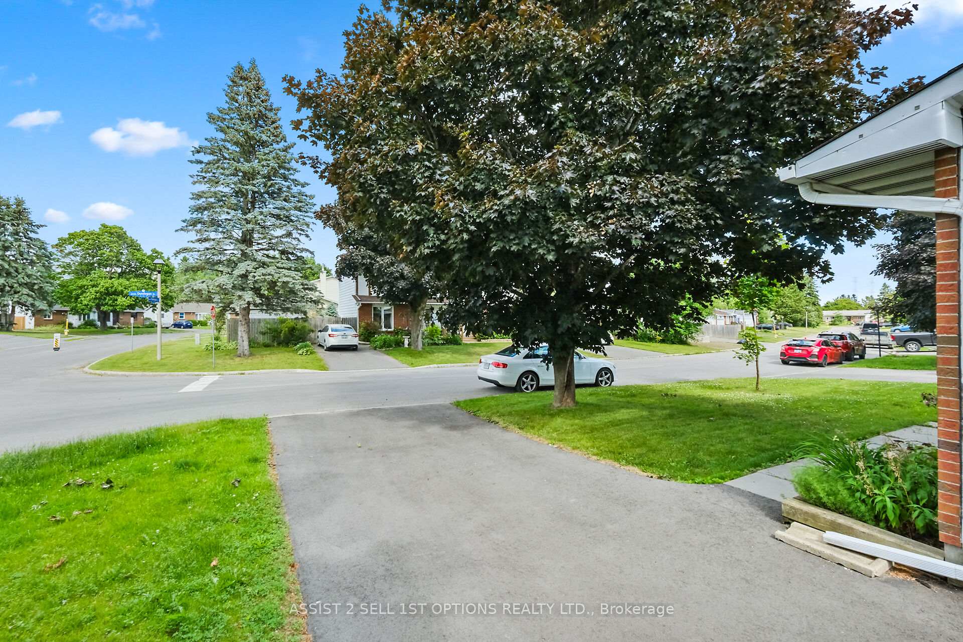 Photo 3 of 41 Dundegan Drive, Ottawa, Kanata - Glencairn/Hazeldean — HOMEH