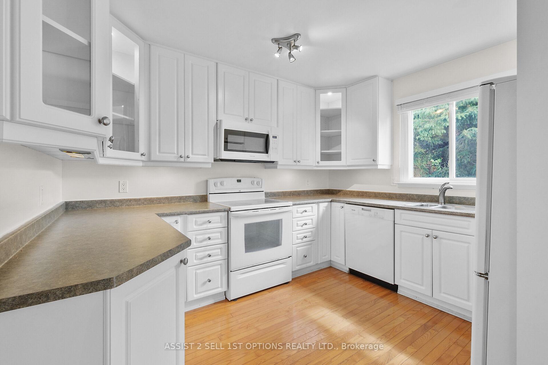 Photo 10 of 41 Dundegan Drive, Ottawa, Kanata - Glencairn/Hazeldean — HOMEH