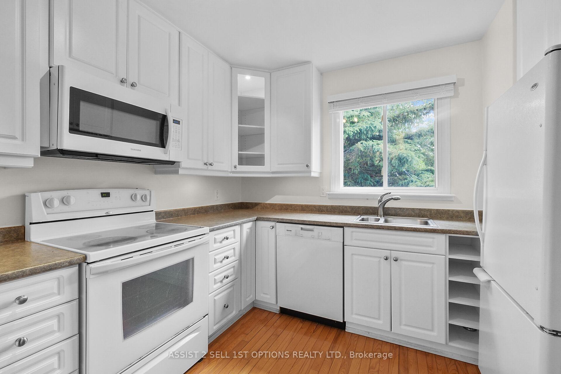 Photo 11 of 41 Dundegan Drive, Ottawa, Kanata - Glencairn/Hazeldean — HOMEH