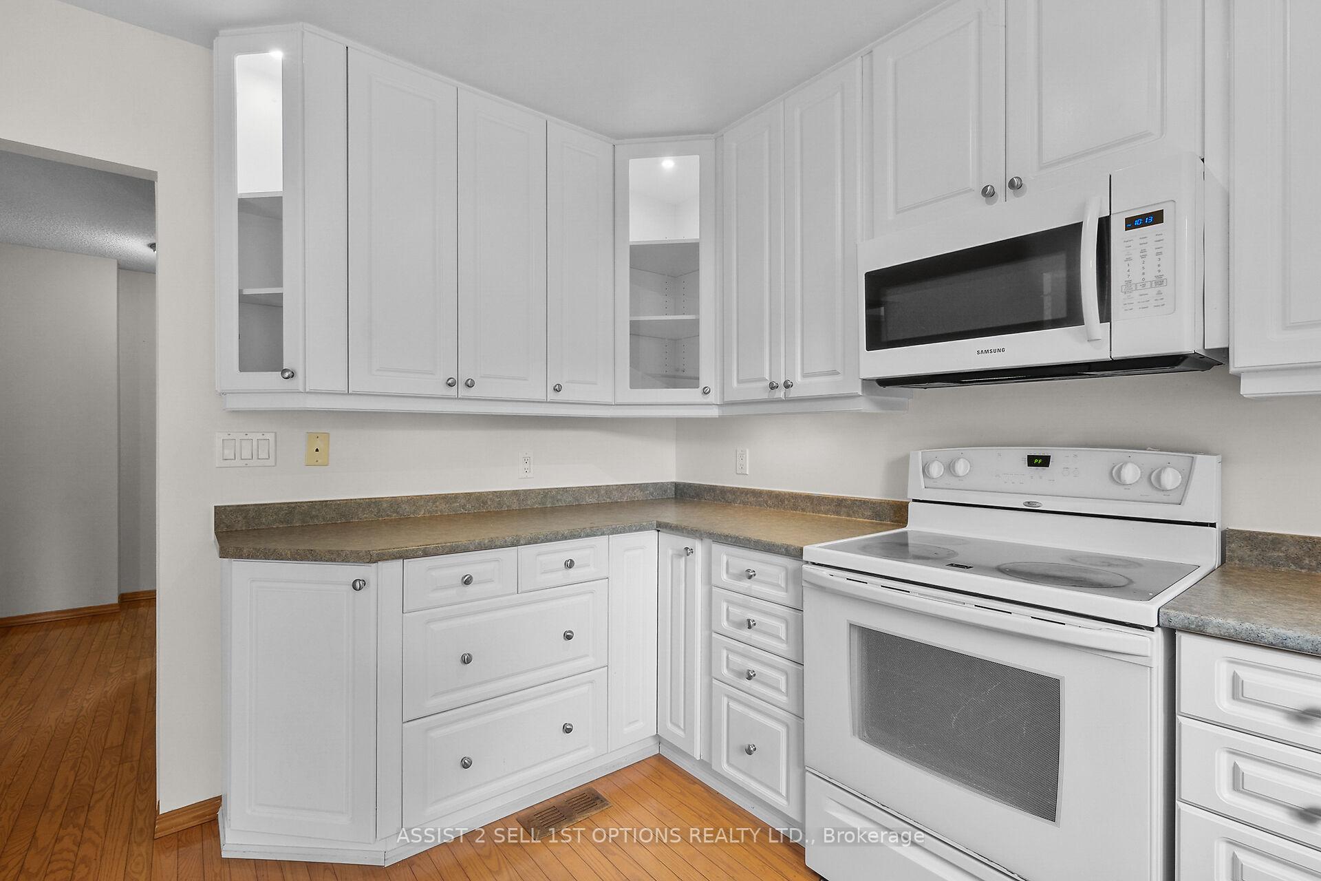 Photo 12 of 41 Dundegan Drive, Ottawa, Kanata - Glencairn/Hazeldean — HOMEH