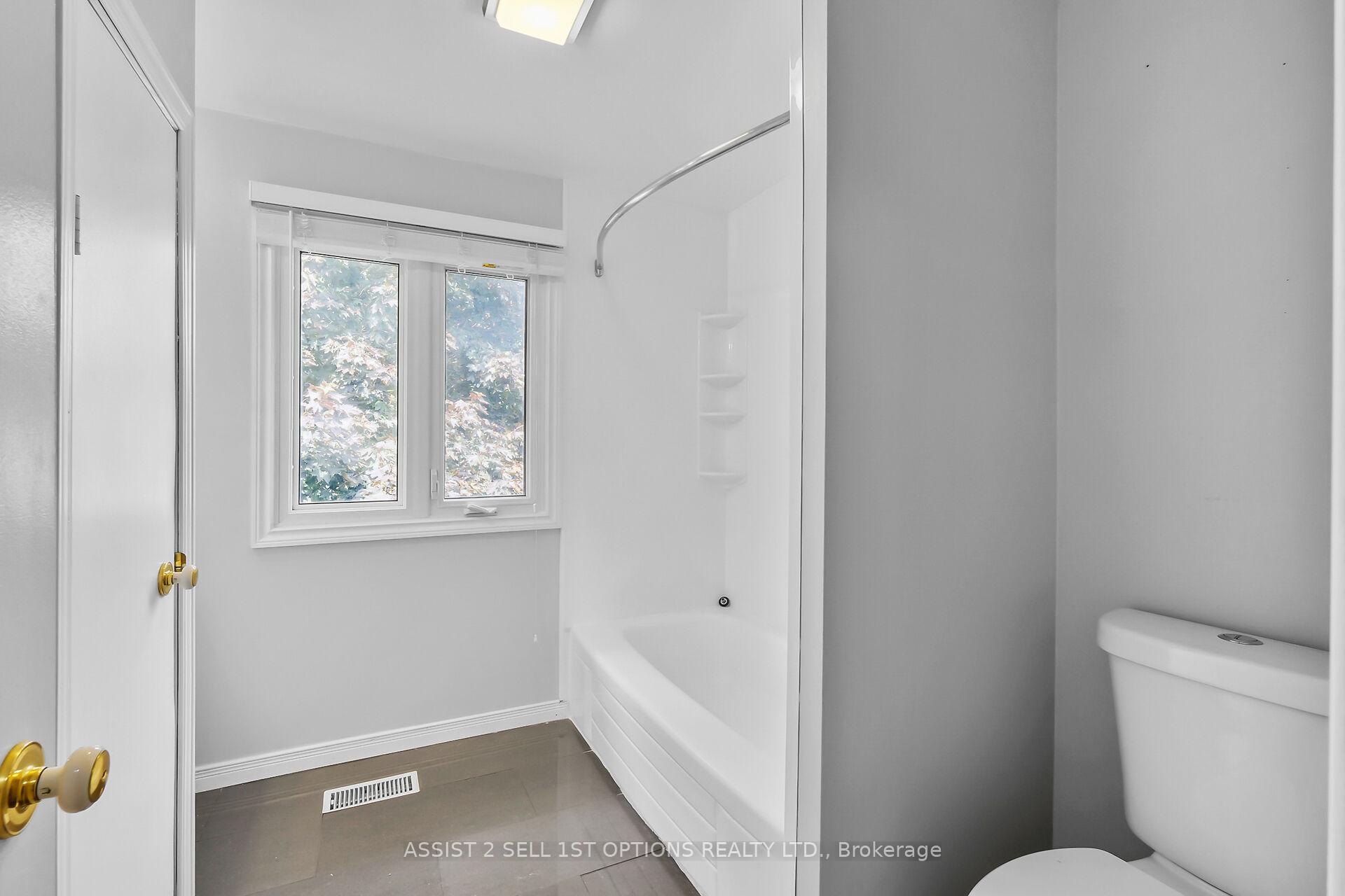 Photo 21 of 41 Dundegan Drive, Ottawa, Kanata - Glencairn/Hazeldean — HOMEH