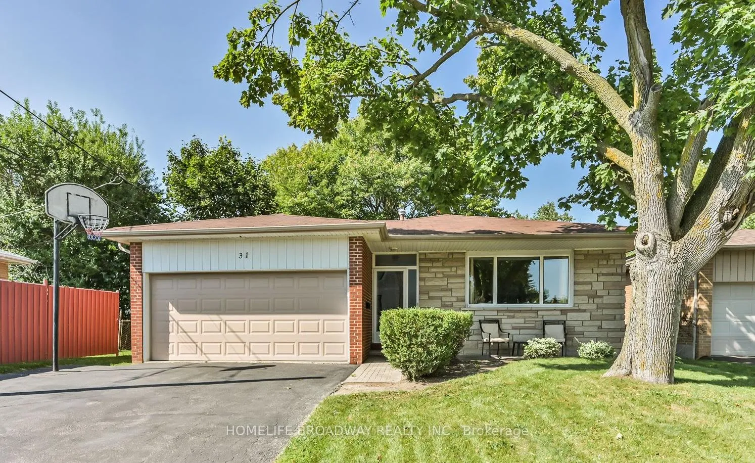 Front of 31 Fred Varley Drive