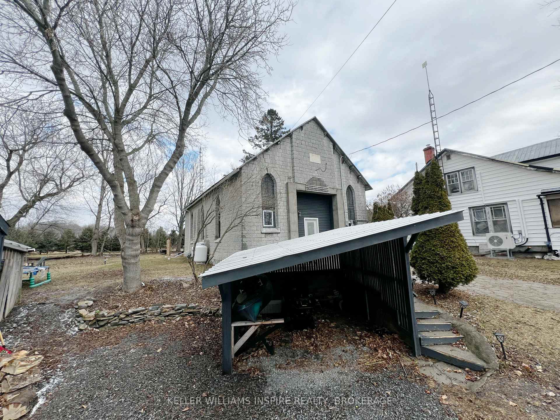 Photo 3 of 319 Simmons Road, Loyalist, Lennox and Addington - South — HOMEH