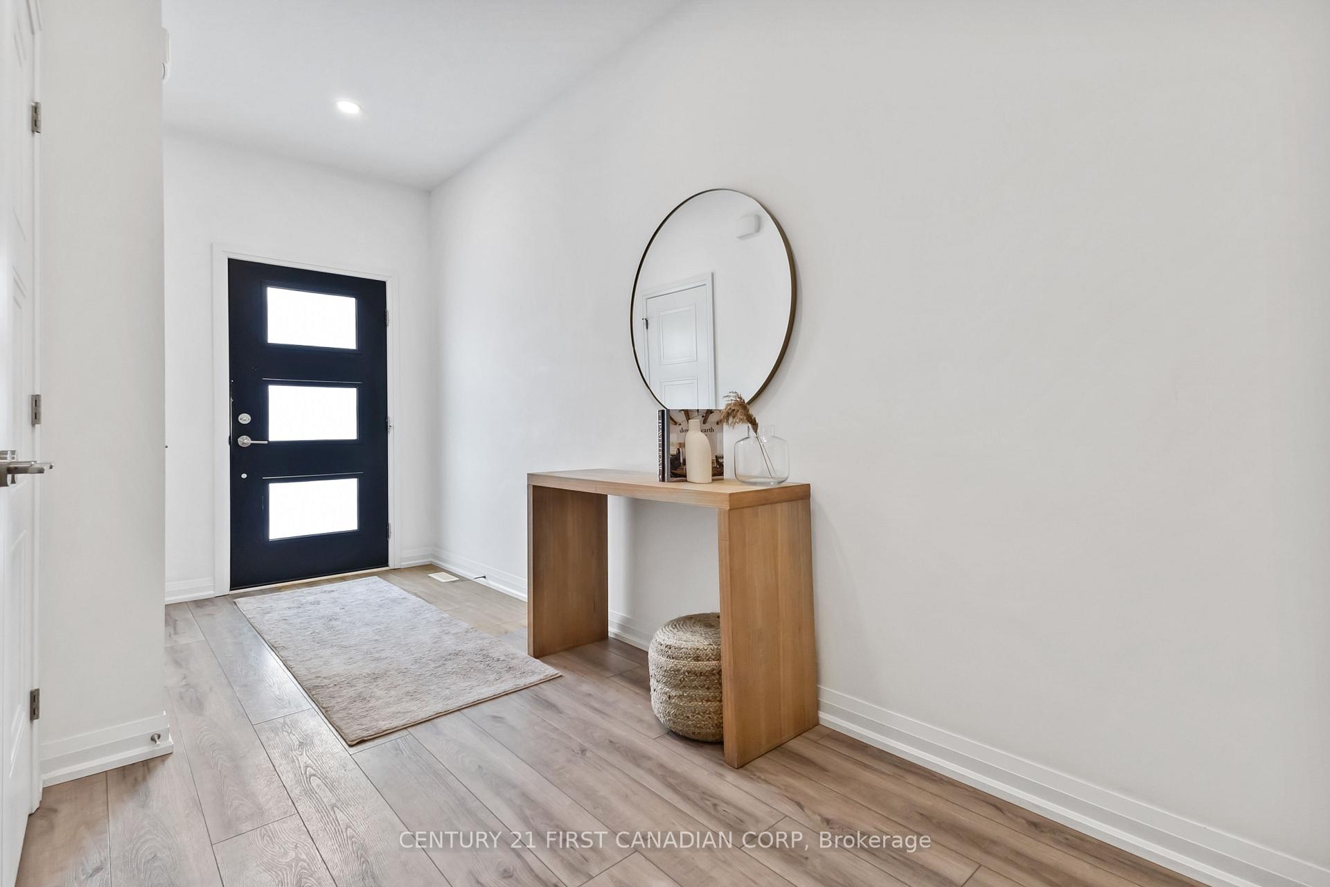 Photo 4 of Unit 8, 1 Miller Drive, Lucan Biddulph, Lucan — HOMEH