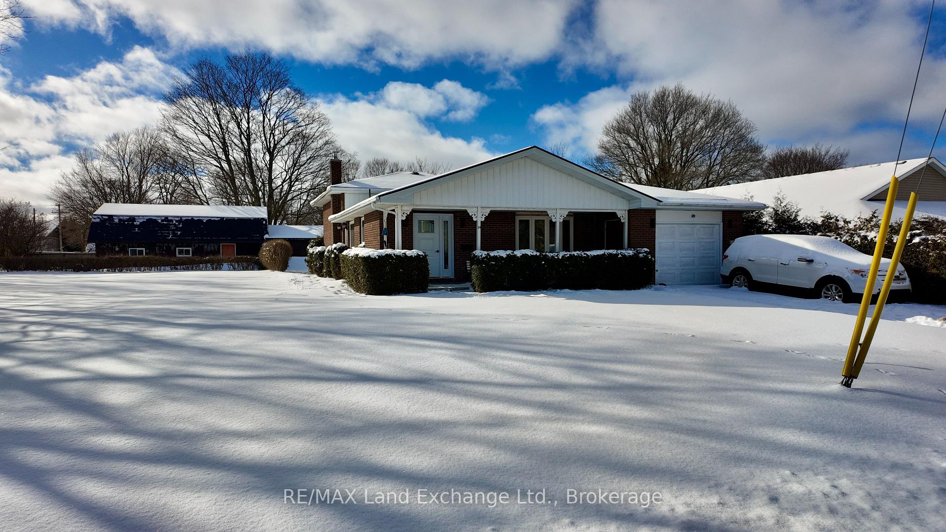 Photo 2 of 24 Stanley Street, Kincardine — HOMEH