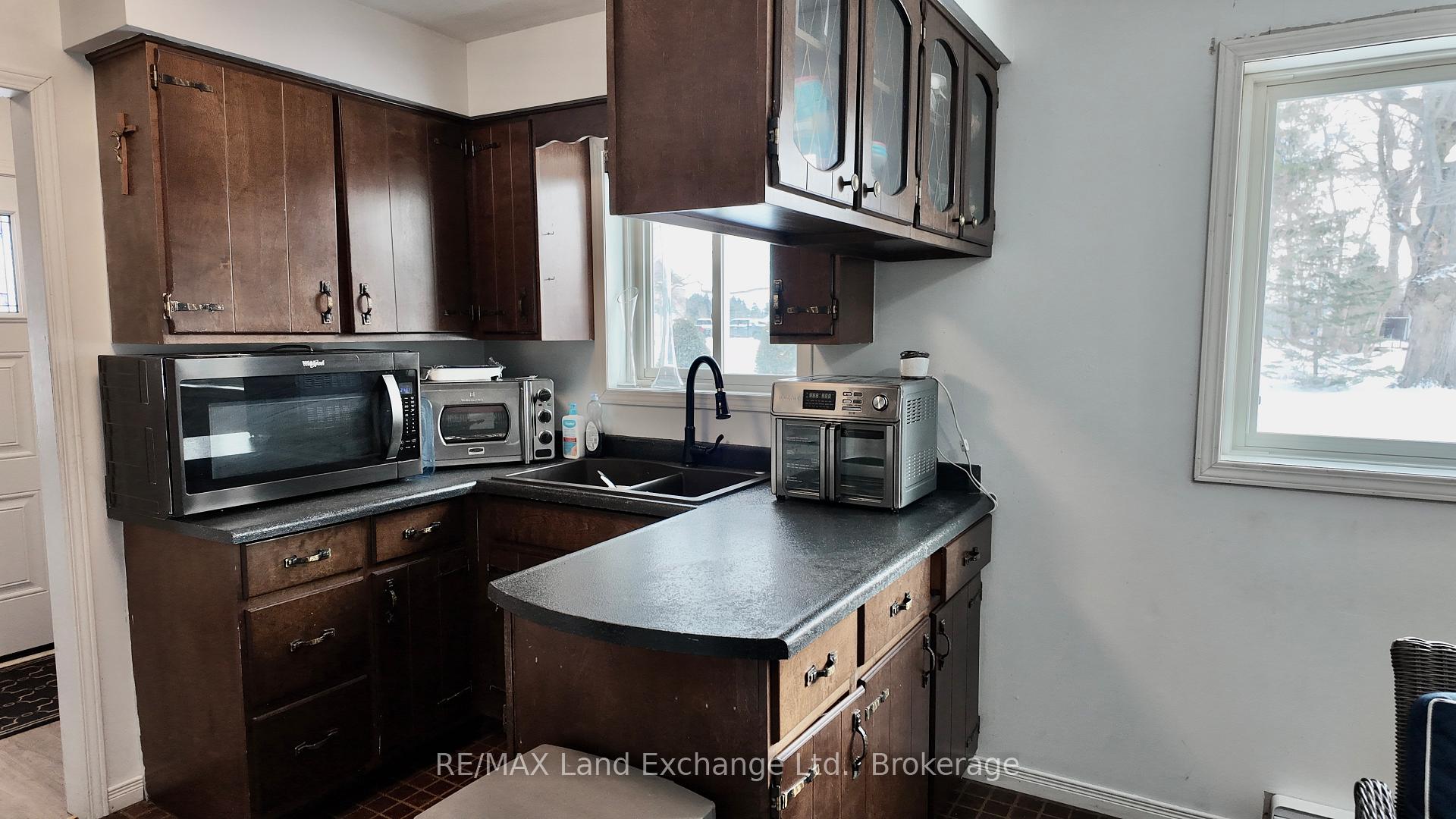 Photo 5 of 24 Stanley Street, Kincardine — HOMEH
