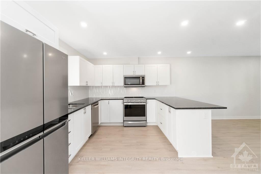 Photo 6 of 12 St Andrews Circle, Ottawa, Kanata - Glencairn/Hazeldean — HOMEH
