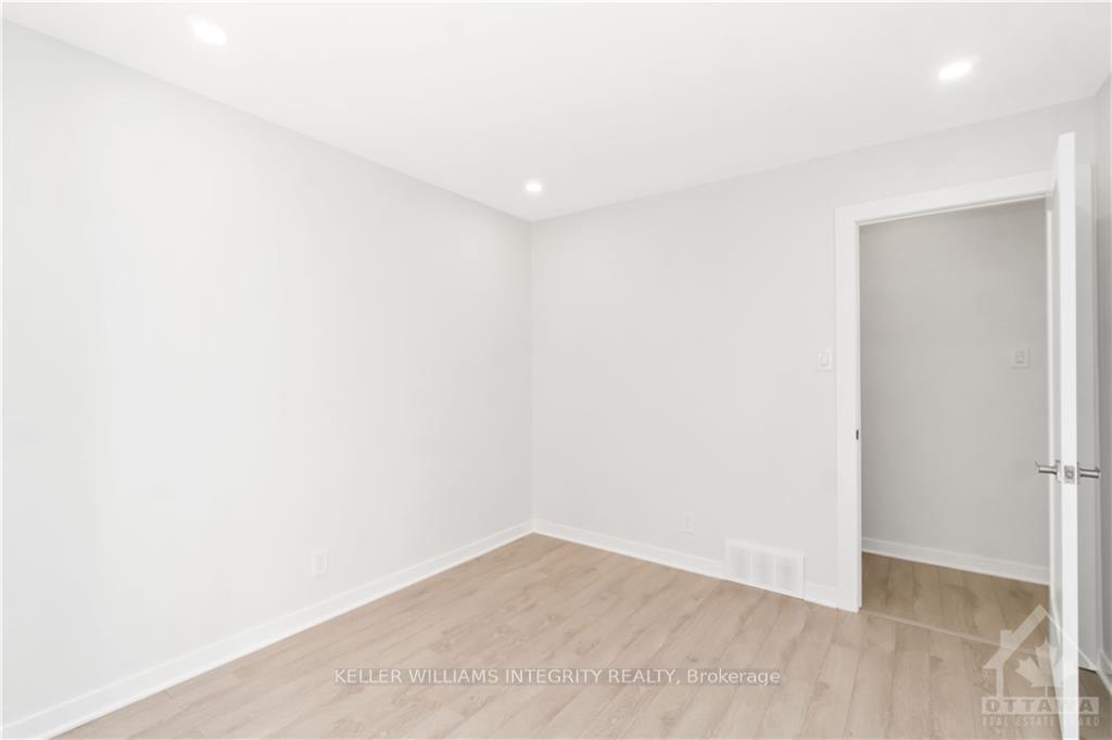 Photo 10 of 12 St Andrews Circle, Ottawa, Kanata - Glencairn/Hazeldean — HOMEH