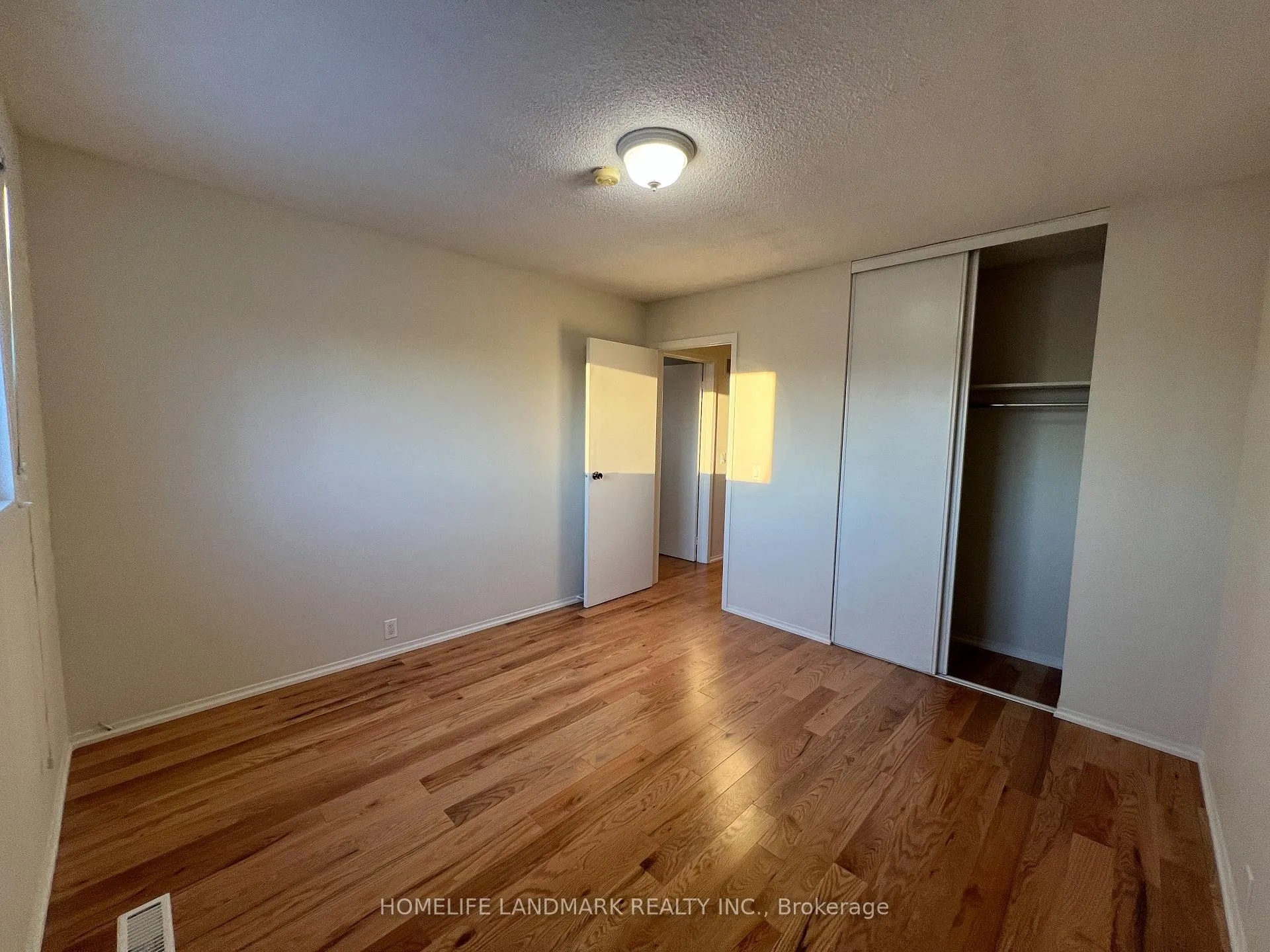 Photo 14 of 41 Markville Road, Markham, Markville — HOMEH