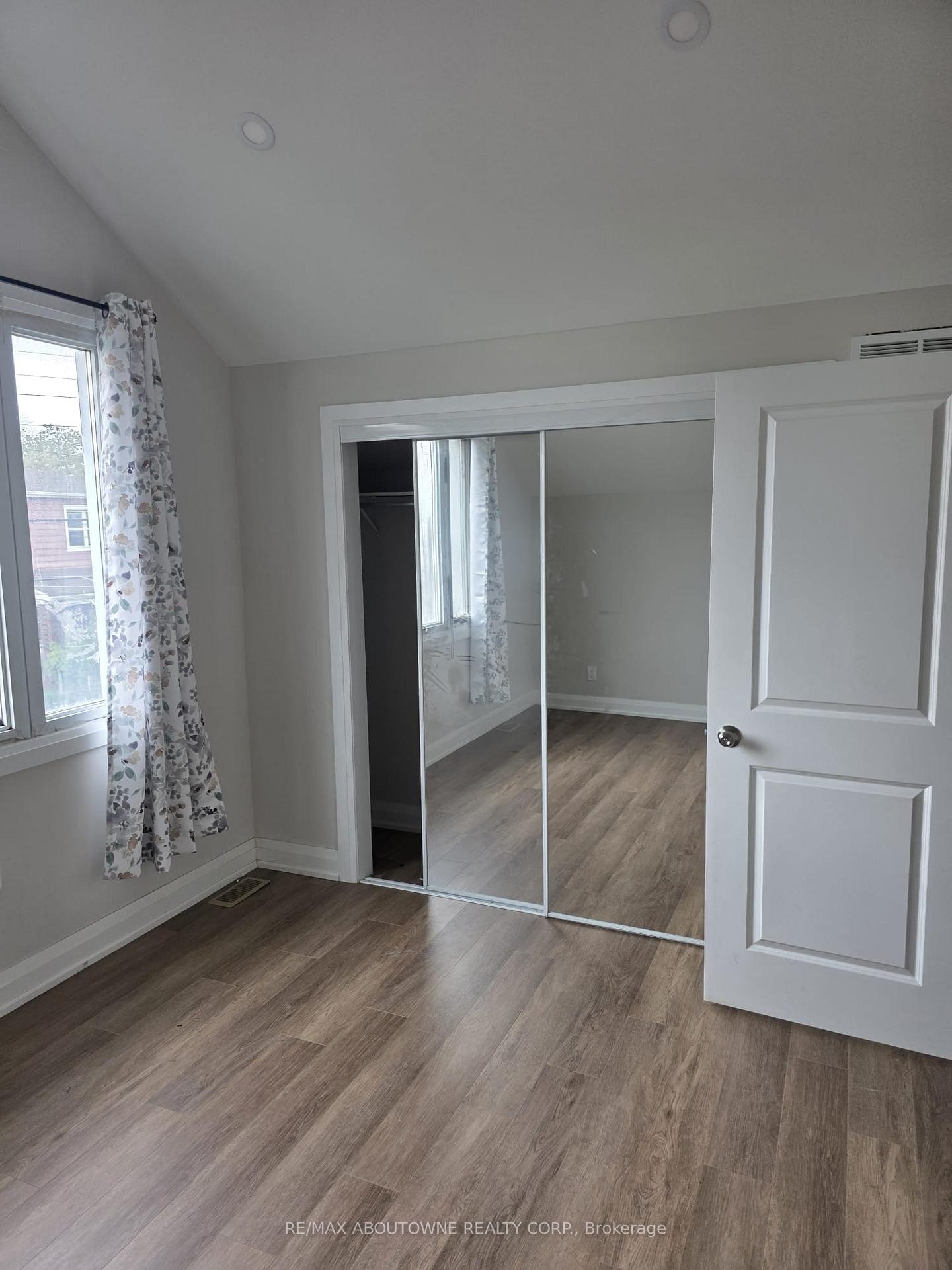 Photo 12 of 110 Beach Road E, Hamilton, Industrial Sector — HOMEH