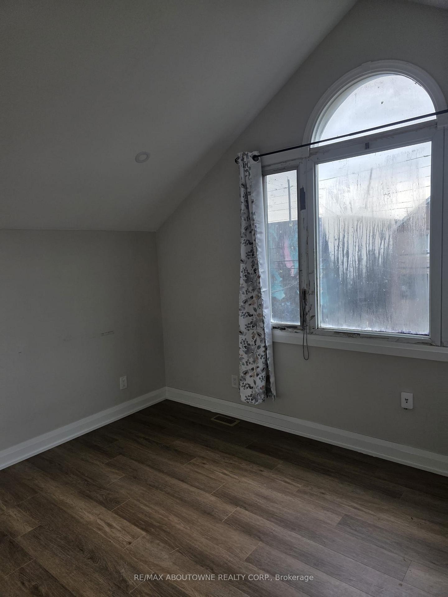 Photo 13 of 110 Beach Road E, Hamilton, Industrial Sector — HOMEH