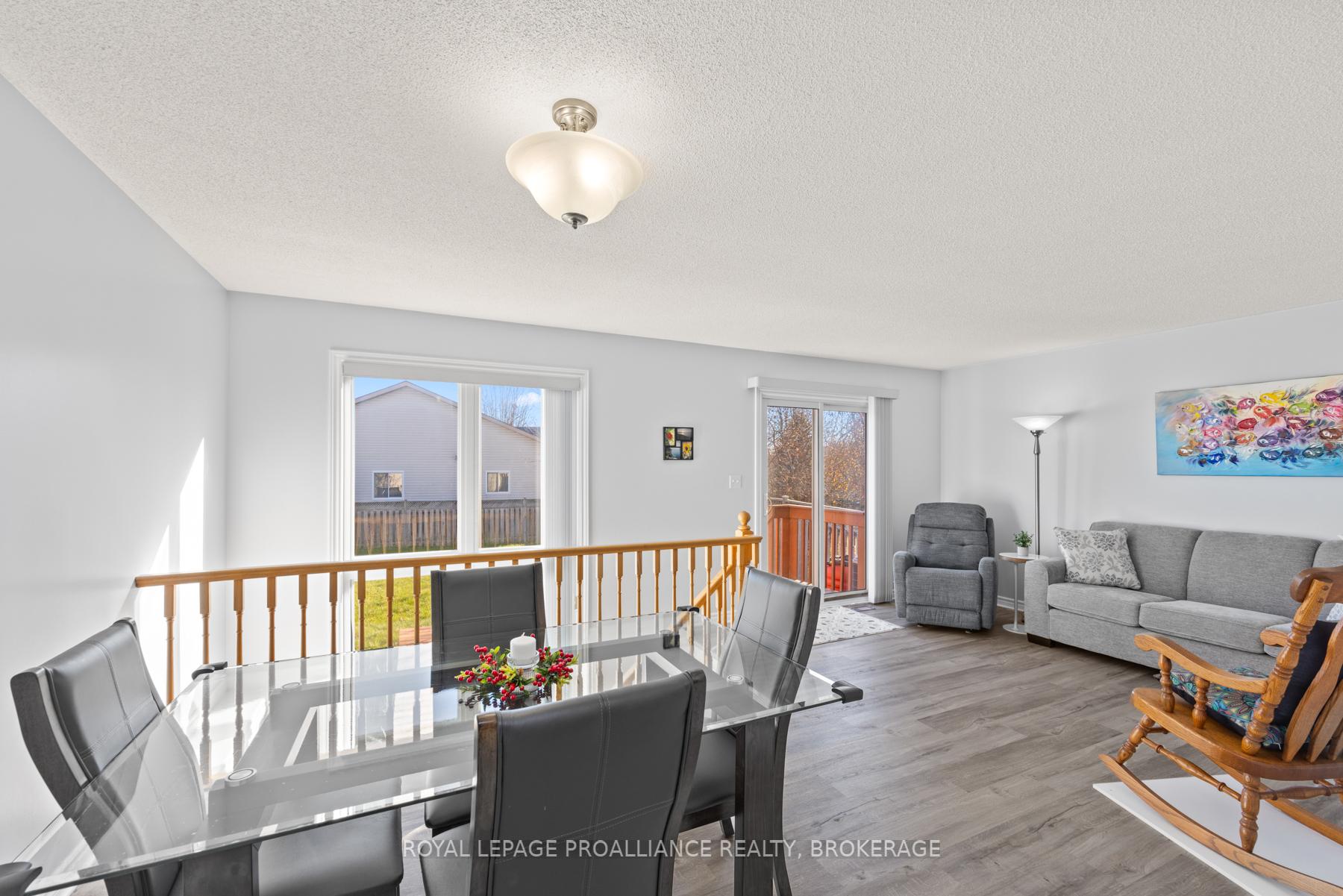 Photo 3 of 582 Heritage Court, Kingston, East Gardiners Rd — HOMEH