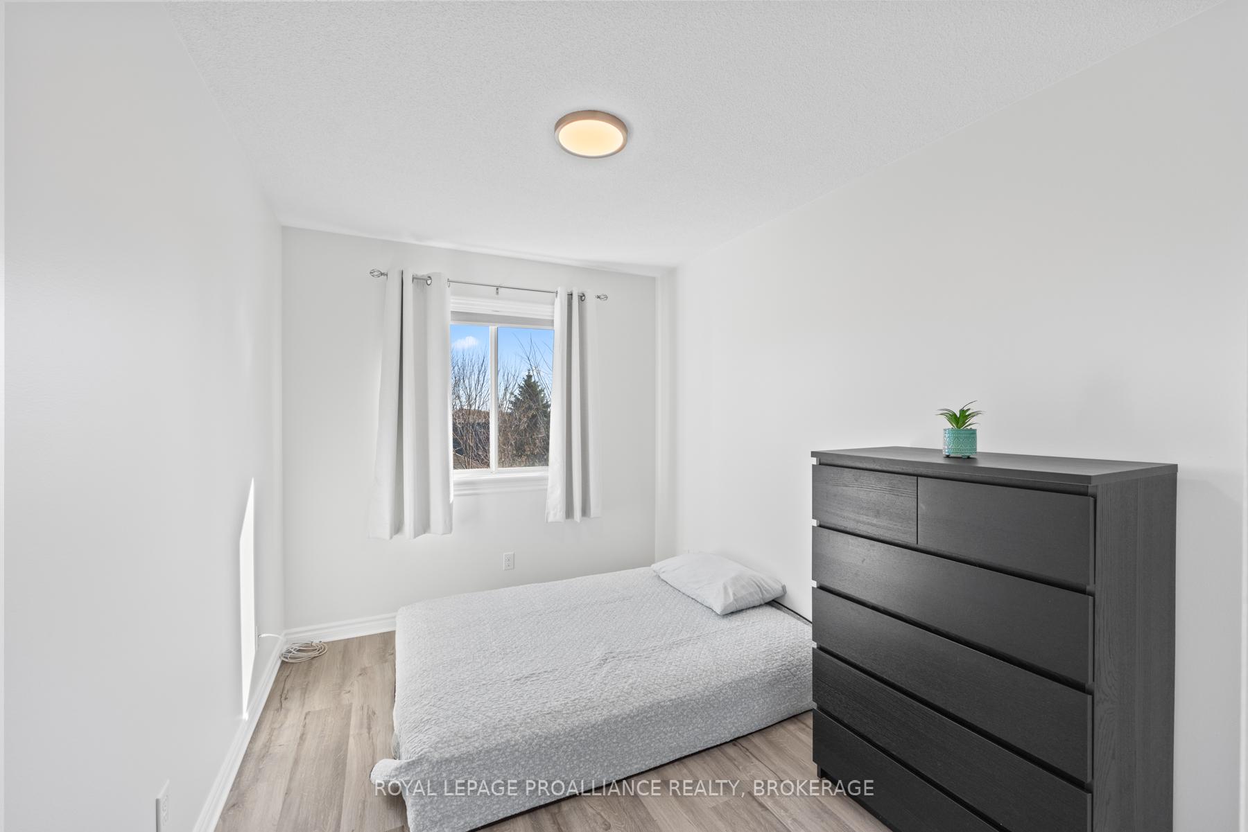 Photo 17 of 582 Heritage Court, Kingston, East Gardiners Rd — HOMEH