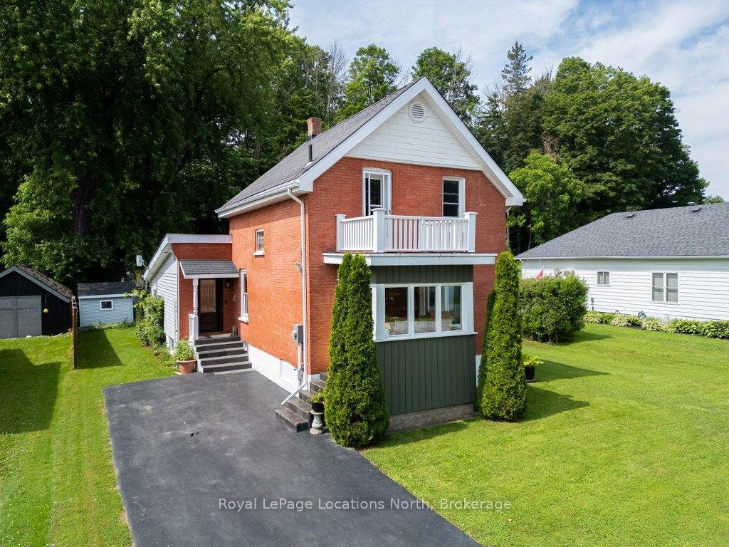 Front of 25 Edwin Street W