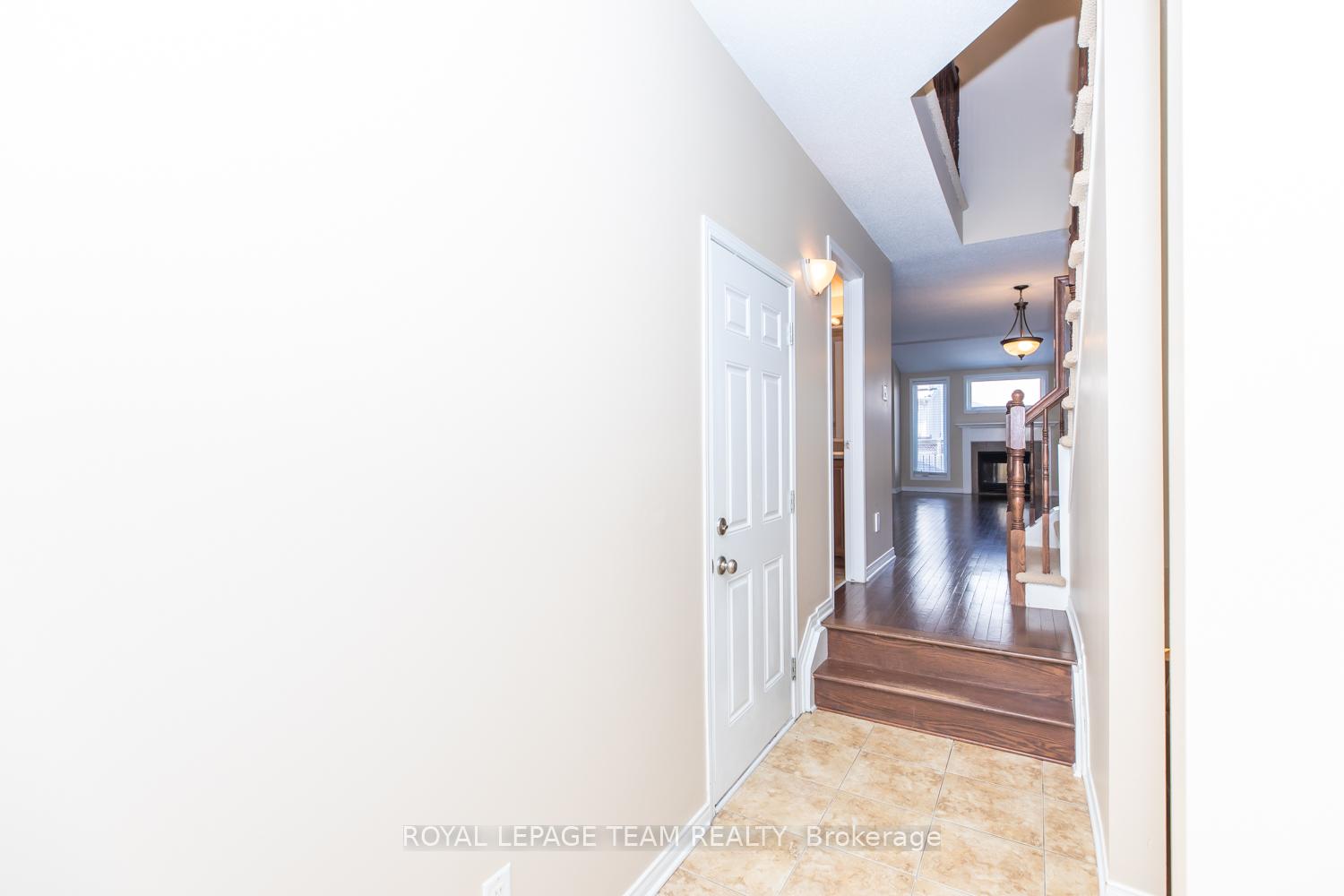 Photo 4 of 322 Applecross Crescent, Ottawa, Kanata - Morgan's Grant/South March — HOMEH