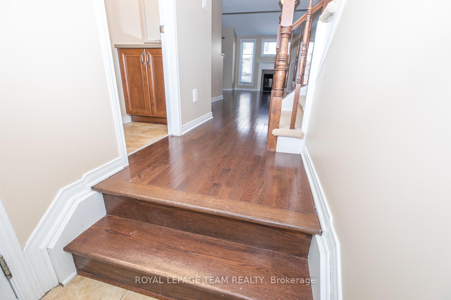 Photo 5 of 322 Applecross Crescent, Ottawa, Kanata - Morgan's Grant/South March — HOMEH
