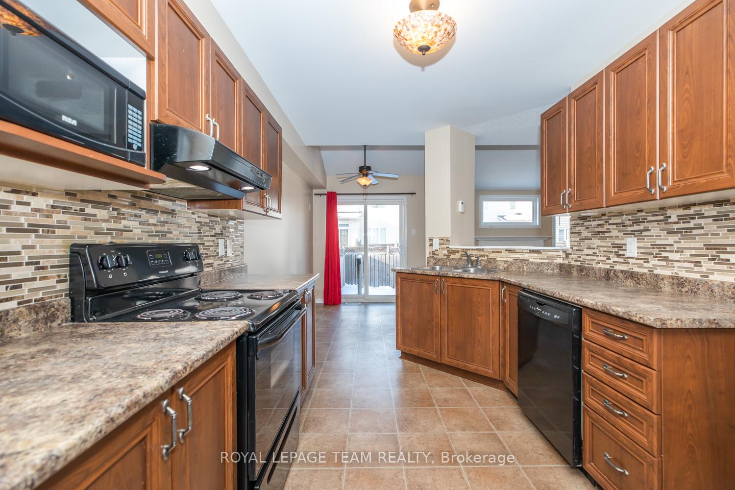 Photo 12 of 322 Applecross Crescent, Ottawa, Kanata - Morgan's Grant/South March — HOMEH