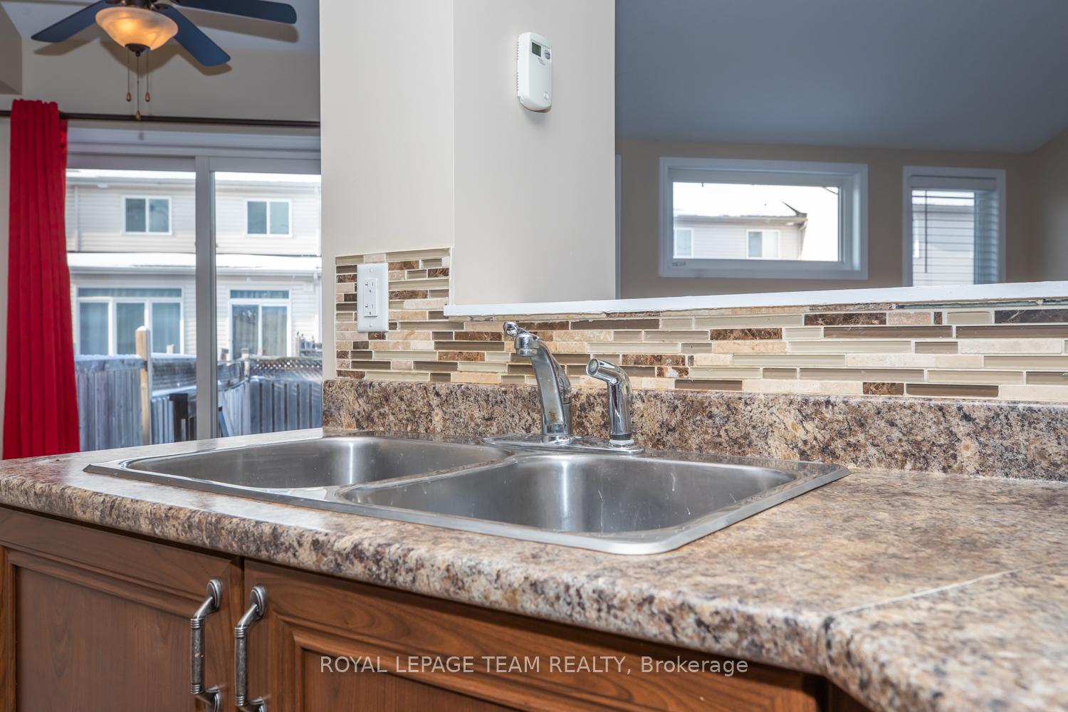 Photo 15 of 322 Applecross Crescent, Ottawa, Kanata - Morgan's Grant/South March — HOMEH