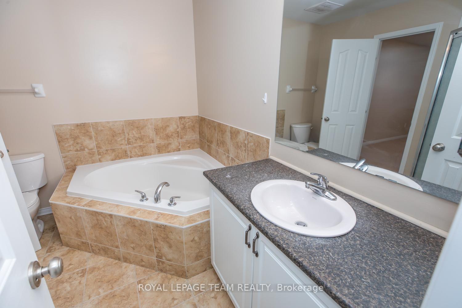 Photo 27 of 322 Applecross Crescent, Ottawa, Kanata - Morgan's Grant/South March — HOMEH