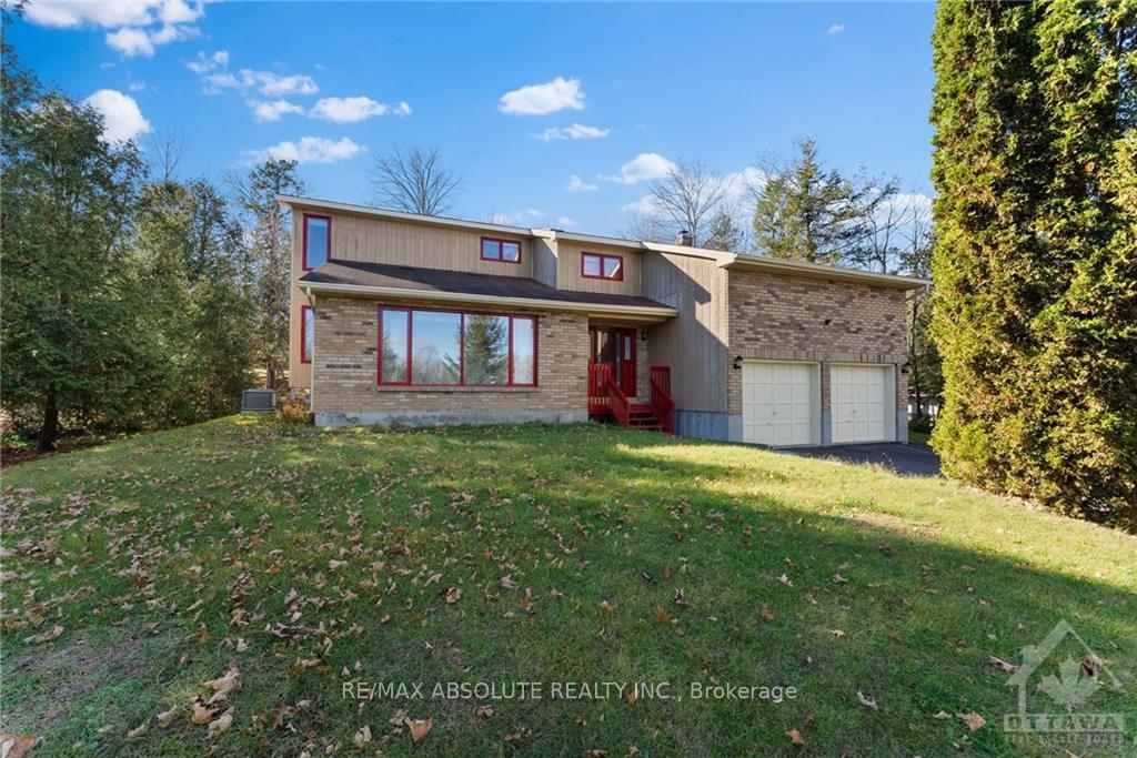 Photo 1 of 5 Rockwood Drive, McNab/Braeside, Mcnab/Braeside Twps — HOMEH
