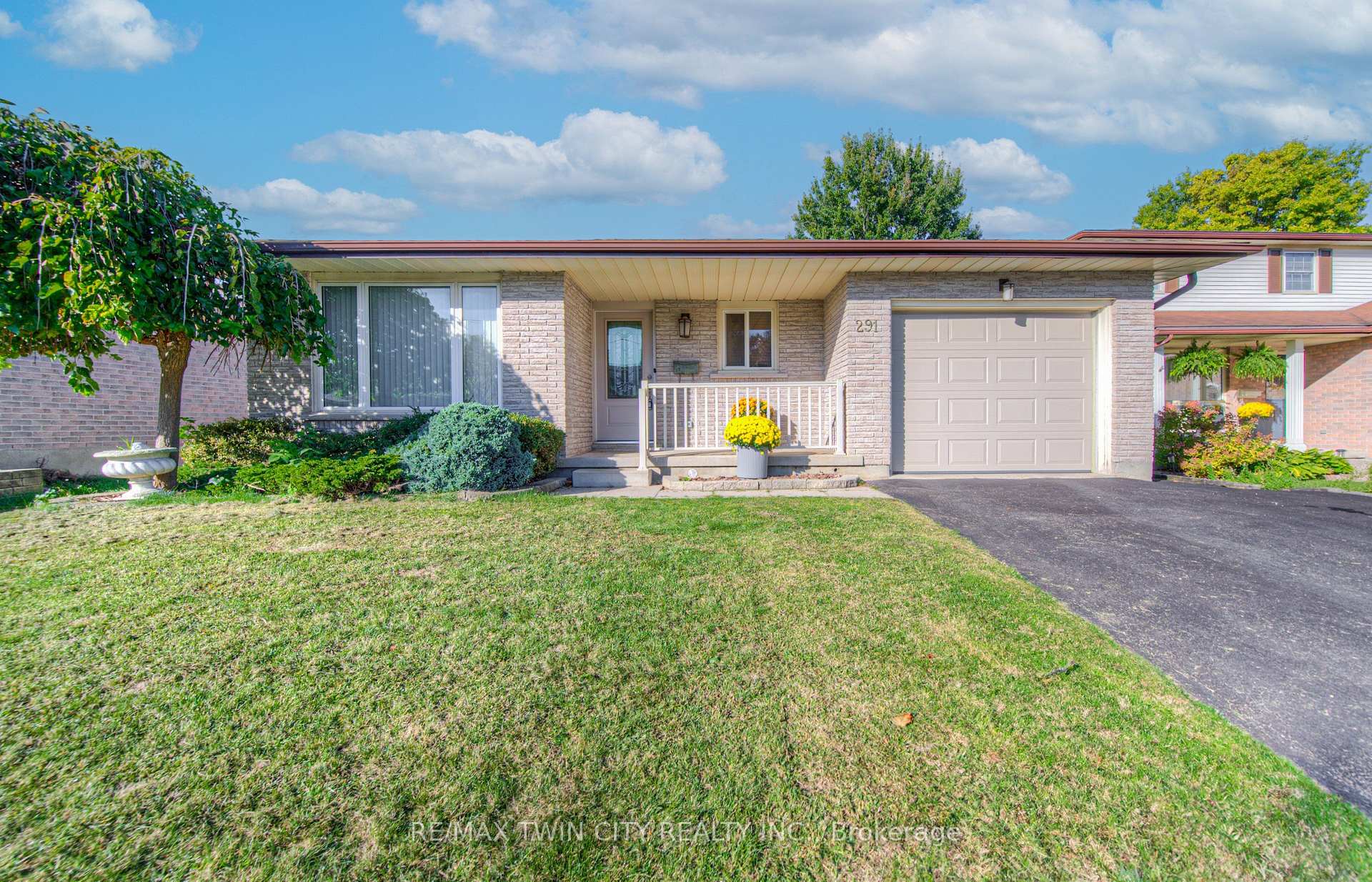 Photo 1 of 291 Biehn Drive, Kitchener — HOMEH