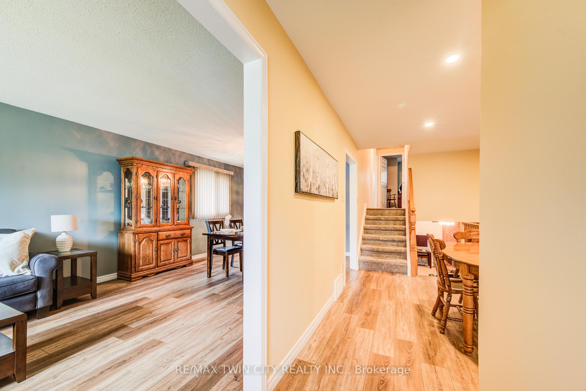 Photo 7 of 291 Biehn Drive, Kitchener — HOMEH