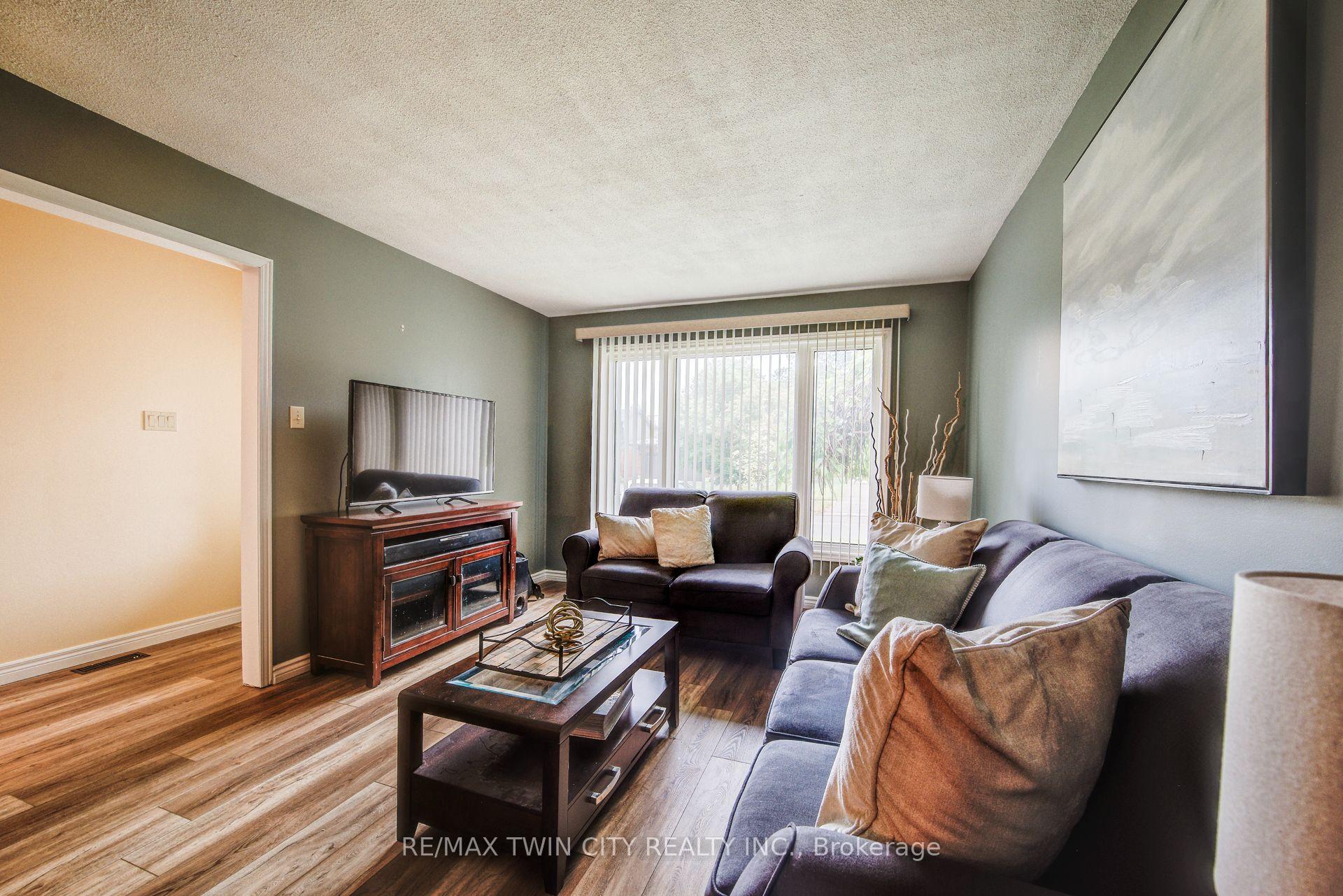 Photo 9 of 291 Biehn Drive, Kitchener — HOMEH