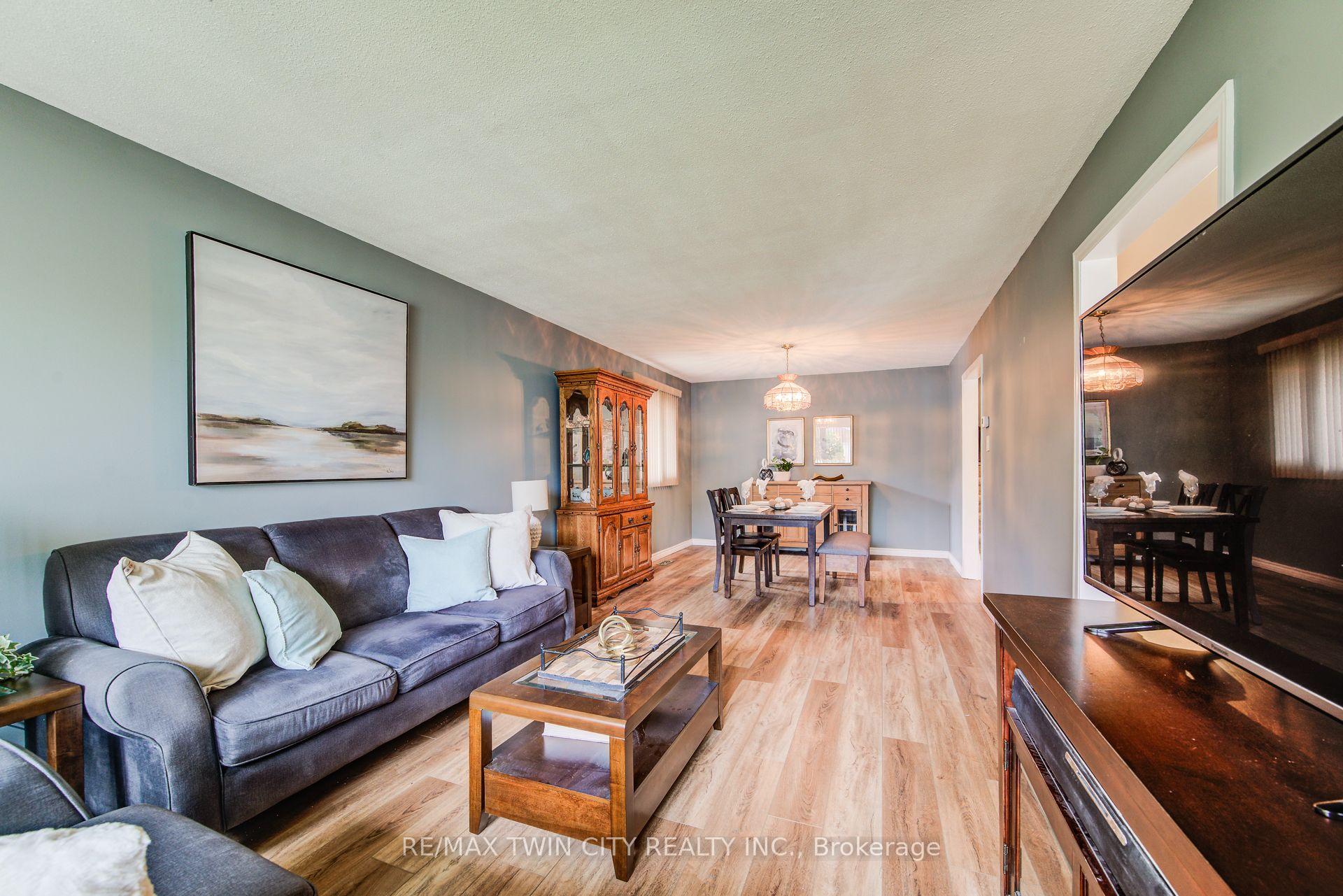 Photo 10 of 291 Biehn Drive, Kitchener — HOMEH